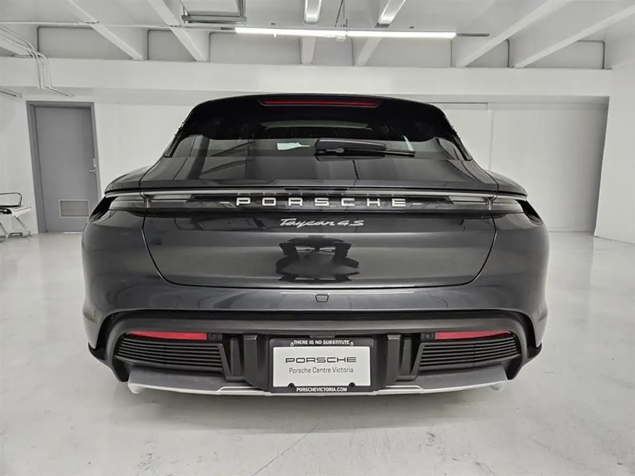 Porsche Taycan снимка Porsche Taycan