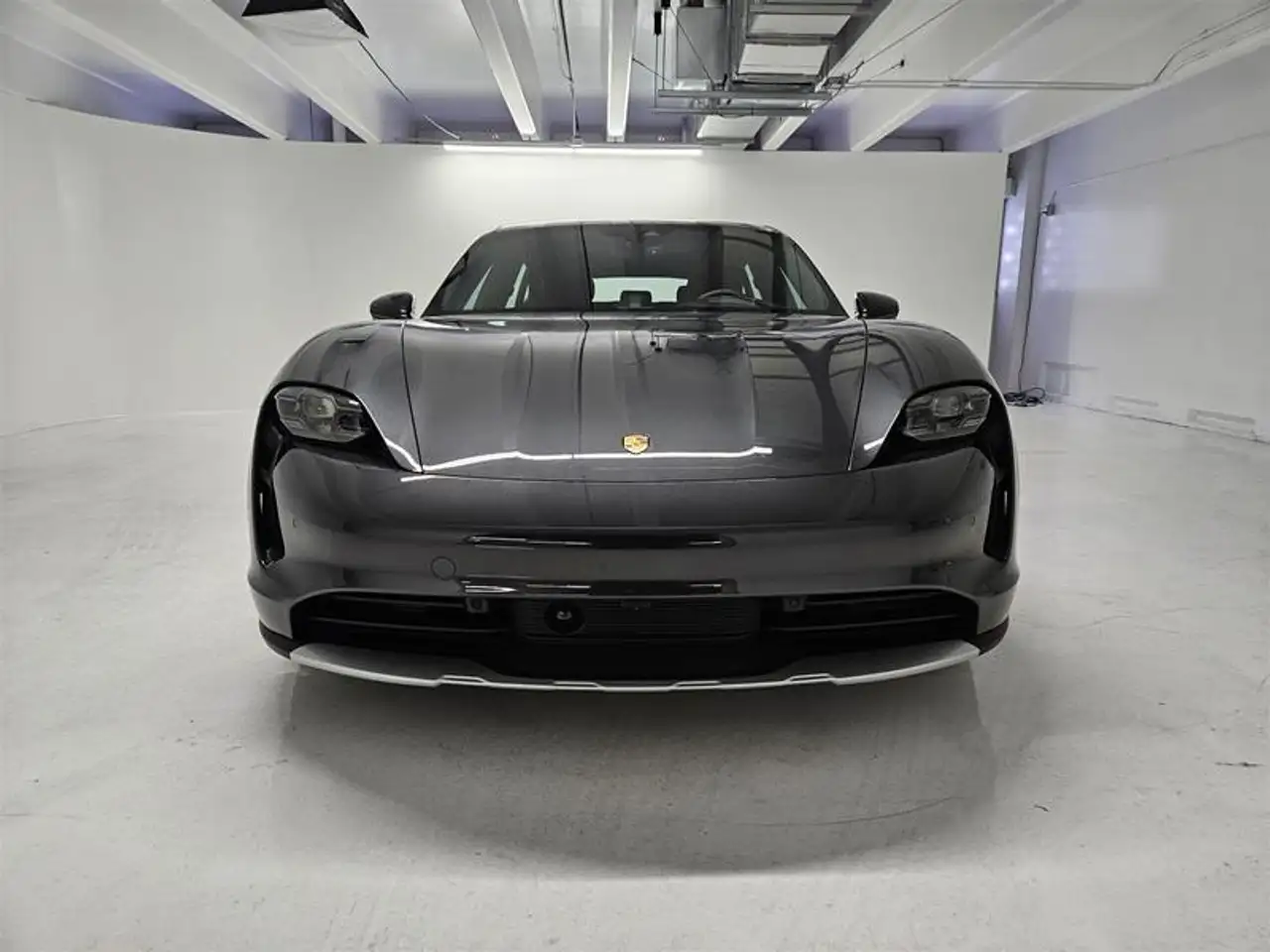 Porsche Taycan снимка Porsche Taycan