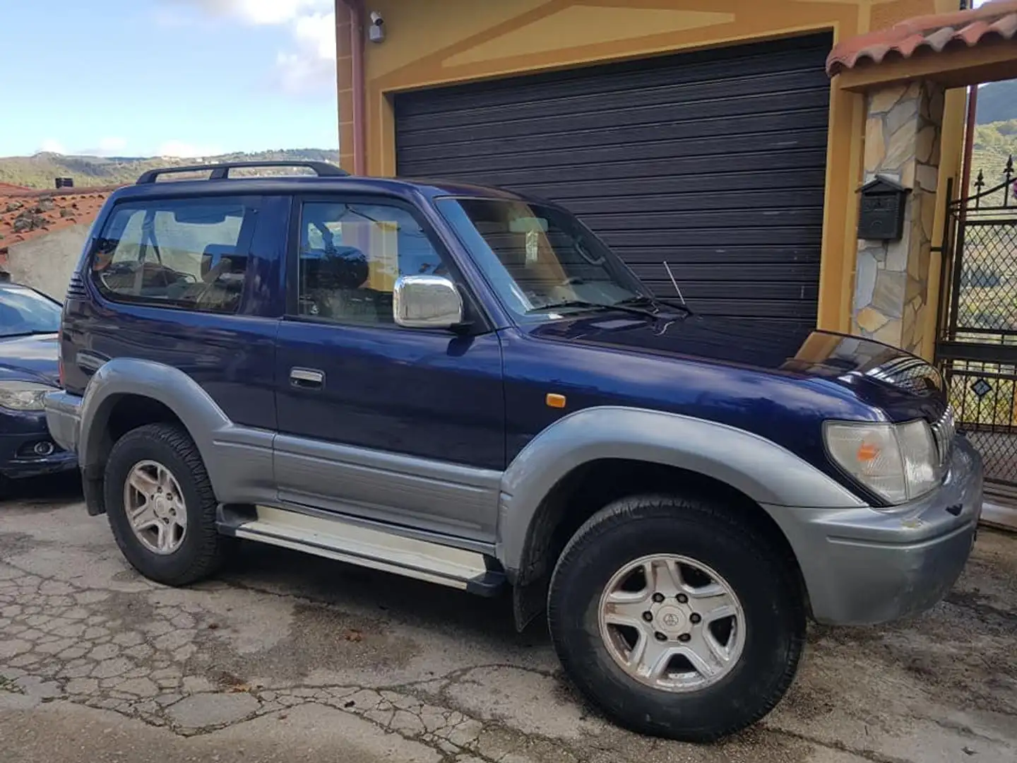 Toyota Land Cruiser 90 - 1