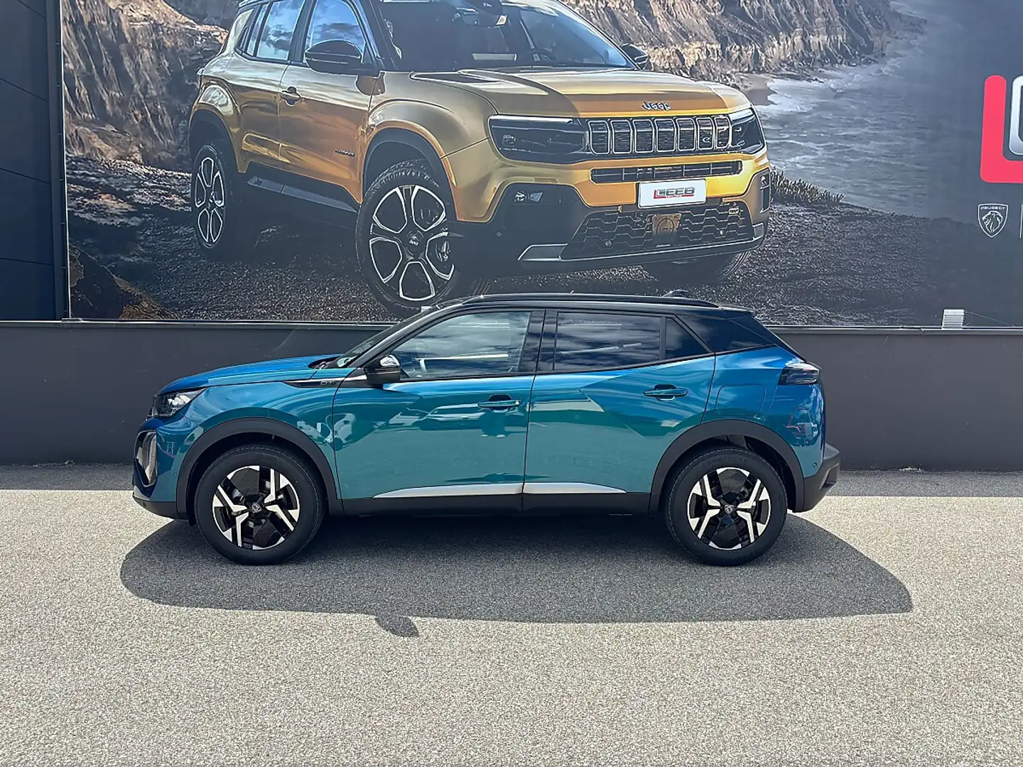 Peugeot 2008 Hybrid 145 e-DCS6 GT inkl. Alcantara-Sitze, Vis... Blau - 2