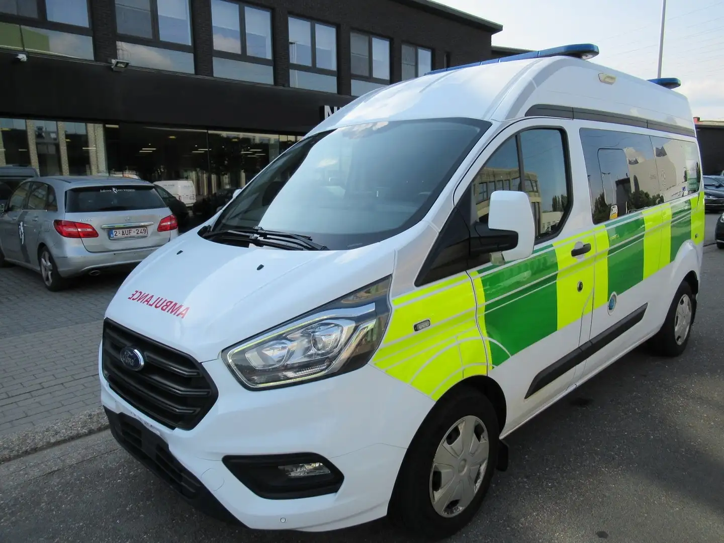 Ford Transit Custom 2.0 TDCi Ziekenwagen/Ambulance "Les Dauphins" Blanc - 1