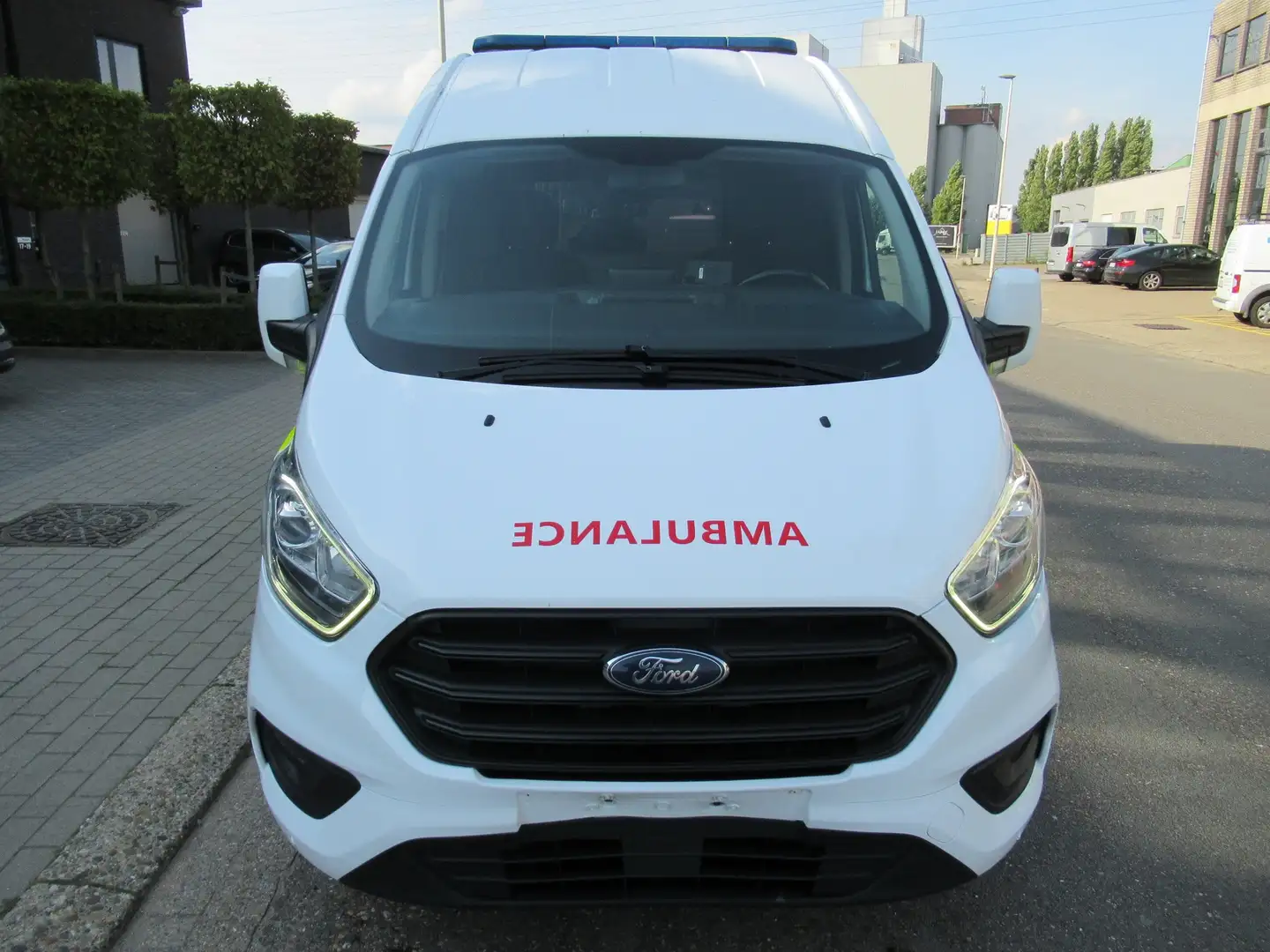 Ford Transit Custom 2.0 TDCi Ziekenwagen/Ambulance "Les Dauphins" Blanc - 2