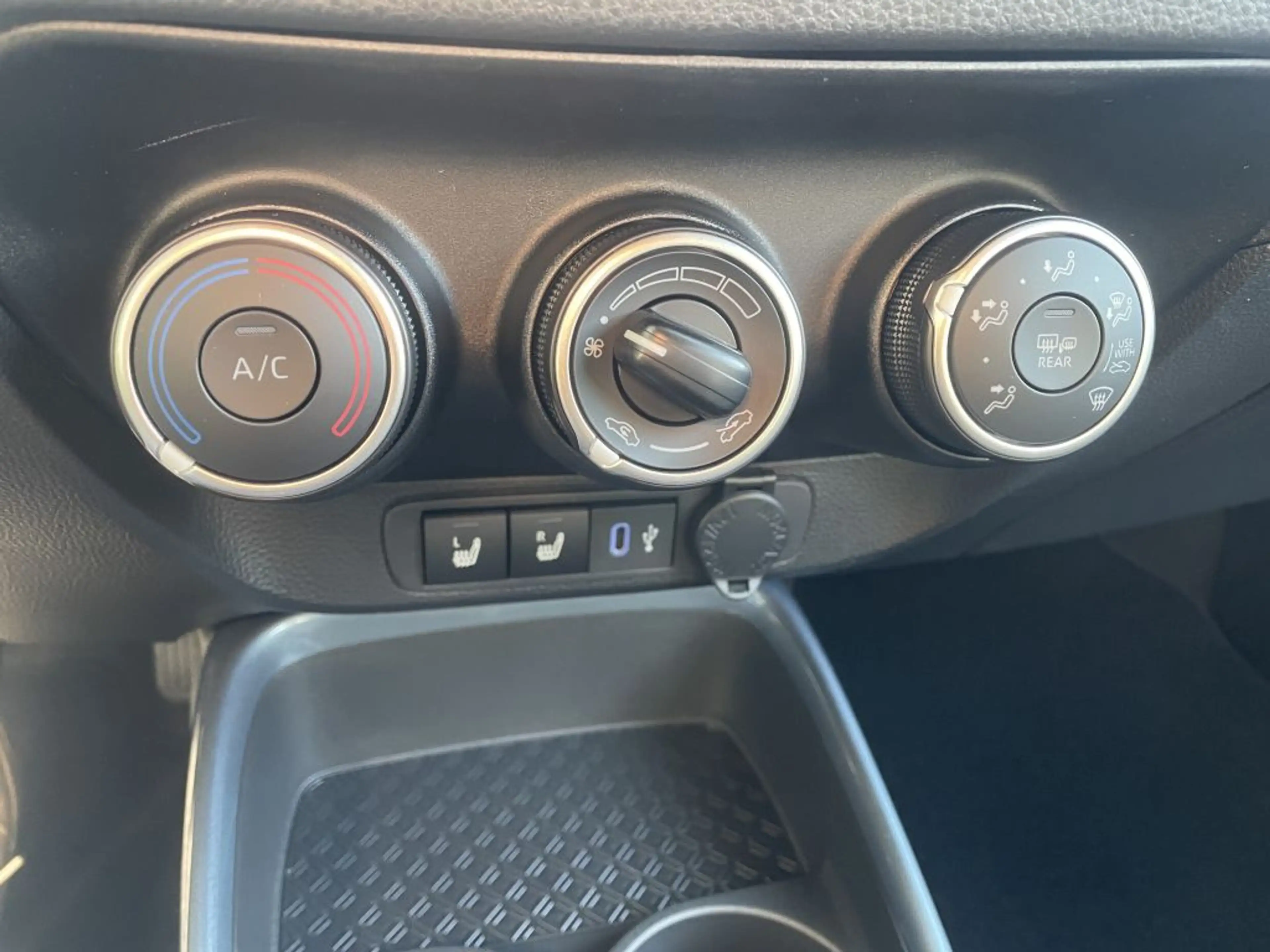 Toyota Aygo X Teamplayer*SHZ*BI-TONE*RÜCKFAHRKAMERA — photo 15