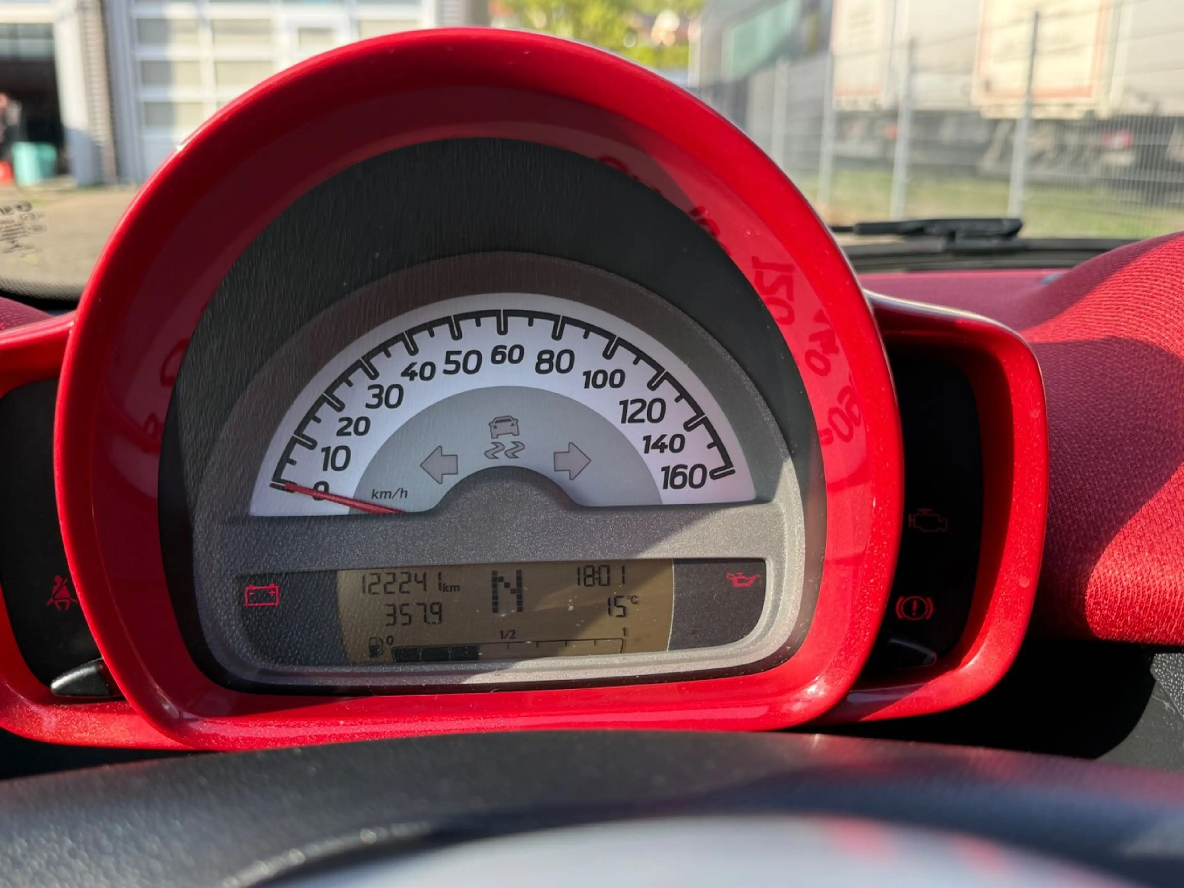 smart forTwo fortwo cabrio Basis 62 kW — photo 9