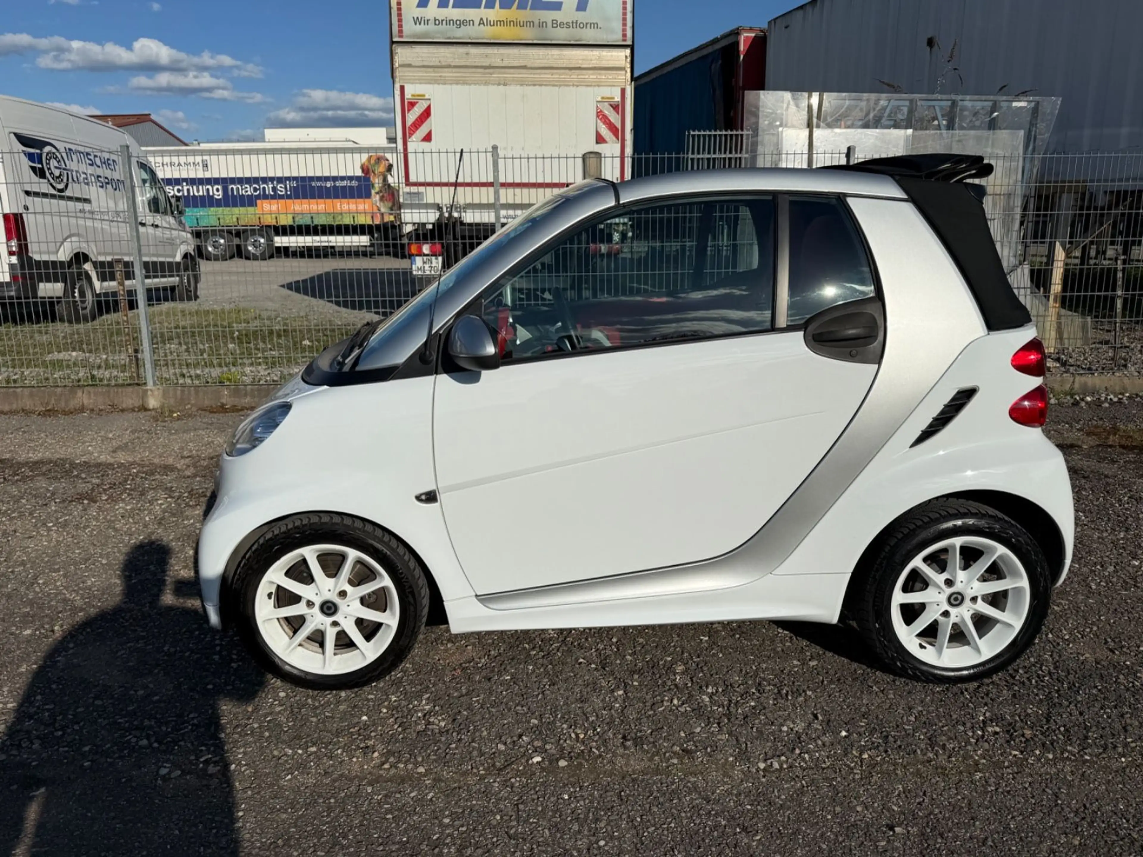 smart forTwo fortwo cabrio Basis 62 kW — photo 4