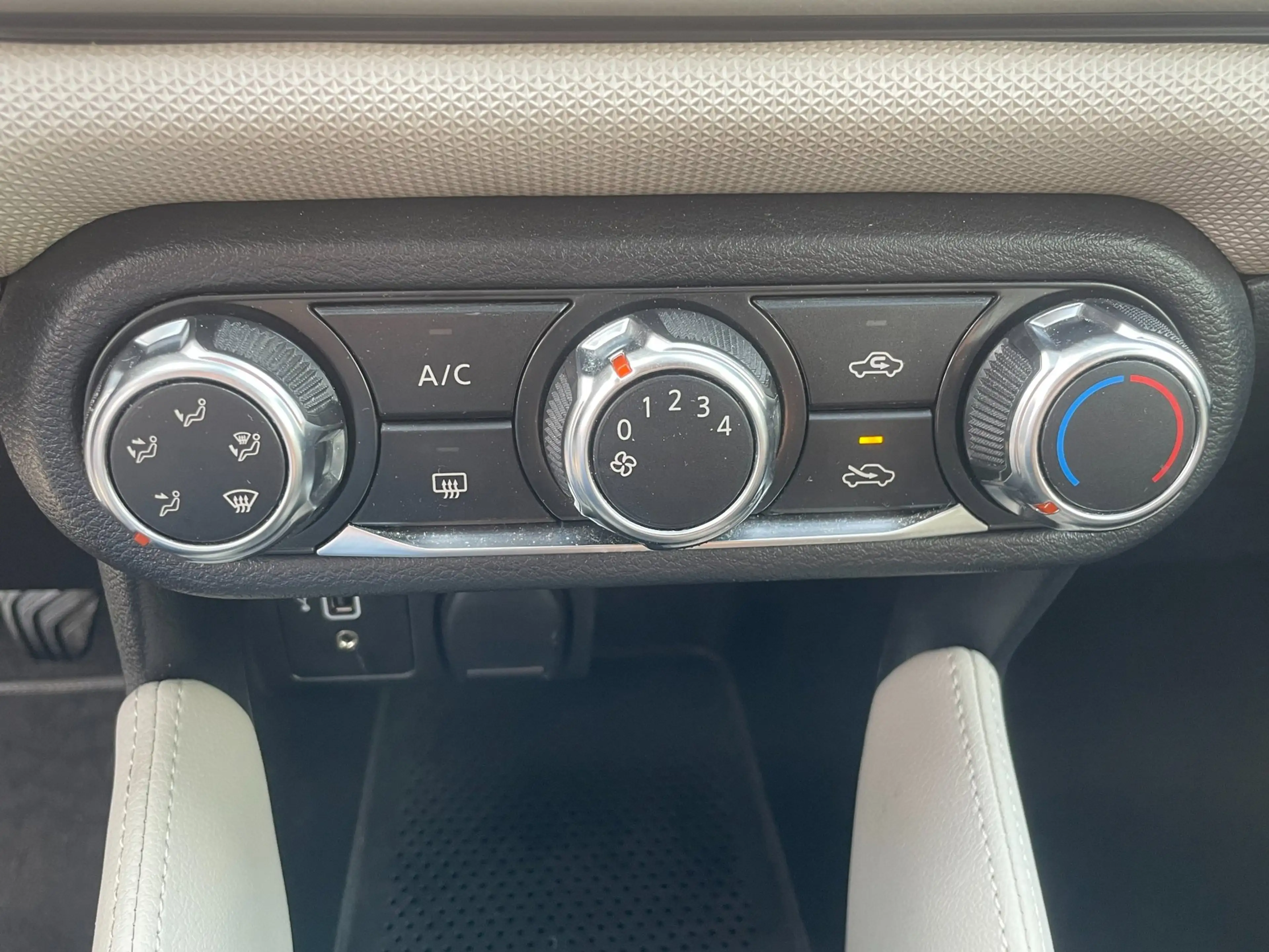 Nissan Micra 1.0 IG-T N-Connecta | NL-auto | navigatie | camera — photo 14