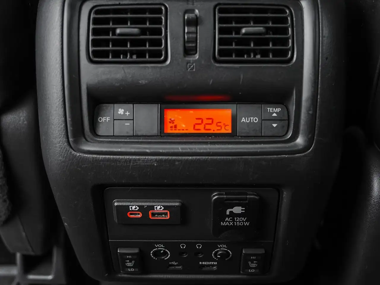 Nissan Pathfinder снимка Nissan Pathfinder