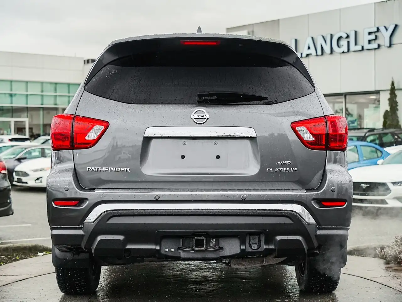 Nissan Pathfinder снимка Nissan Pathfinder