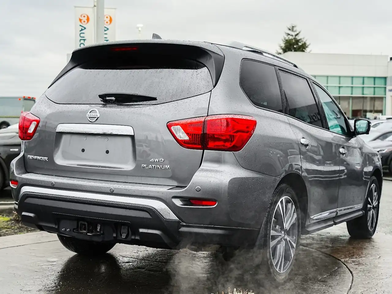Nissan Pathfinder снимка Nissan Pathfinder