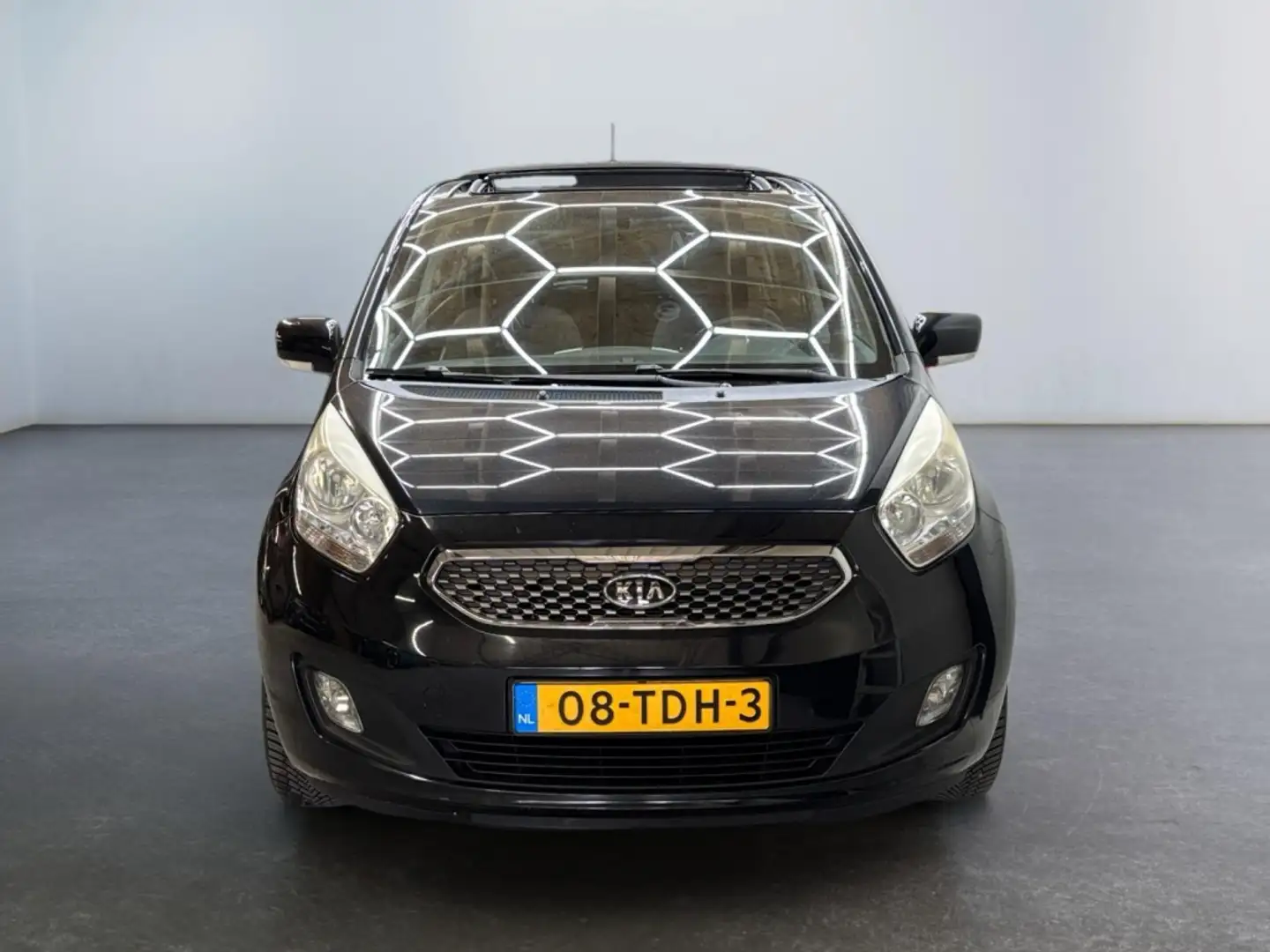 Kia Venga 1.4 CVVT | Panoramadak | Airco | Stoelverwarming | Zwart - 2