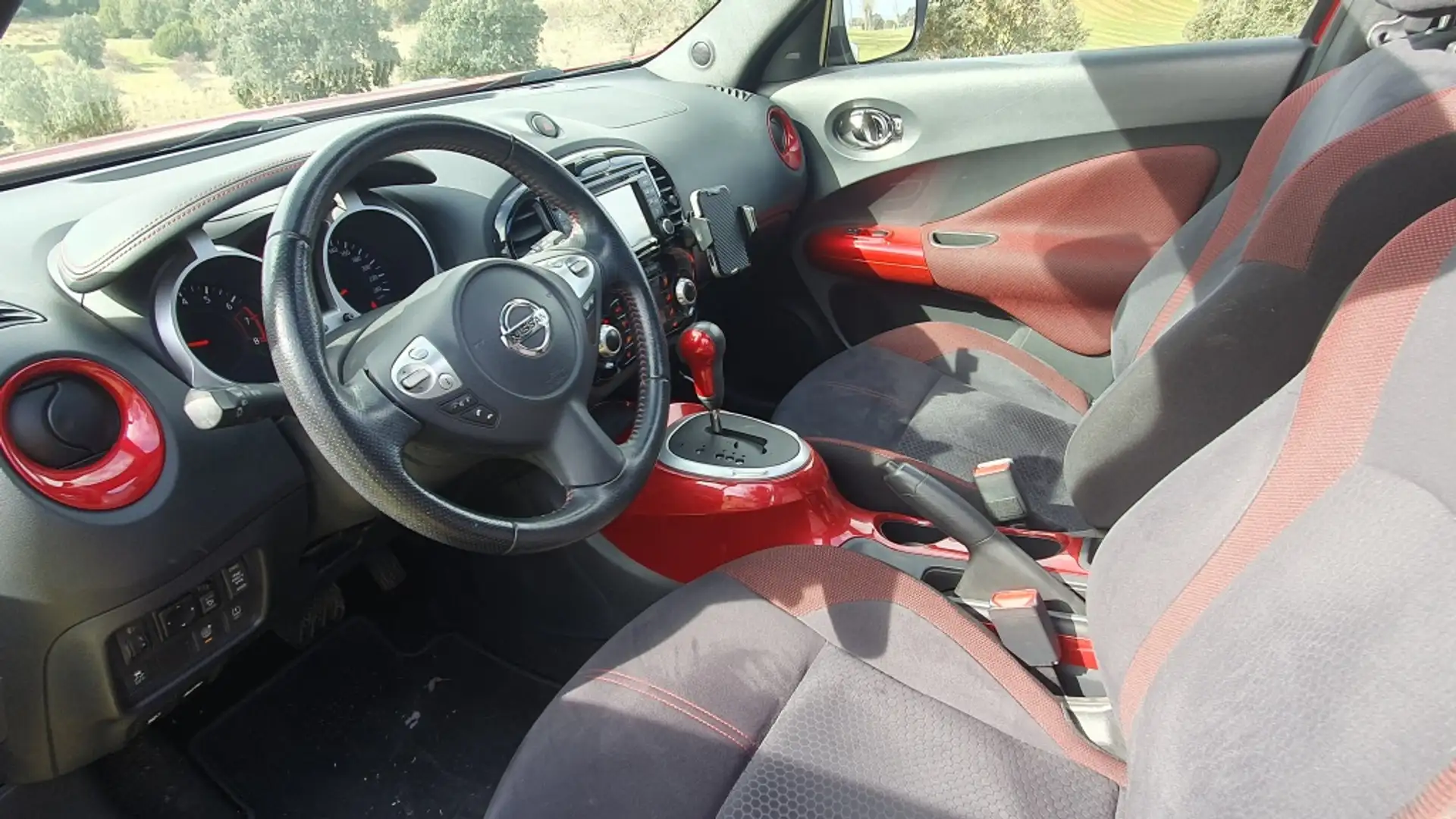Nissan Juke 1.6 DIG-T Tekna Premium 4x4 XTronic 190 Red - 2
