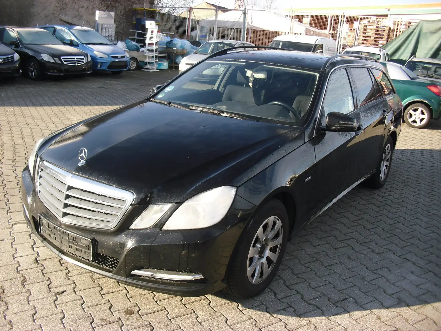 Mercedes-Benz E 250 T CDI DPF BlueEFFICIENCY Schwarz - 2