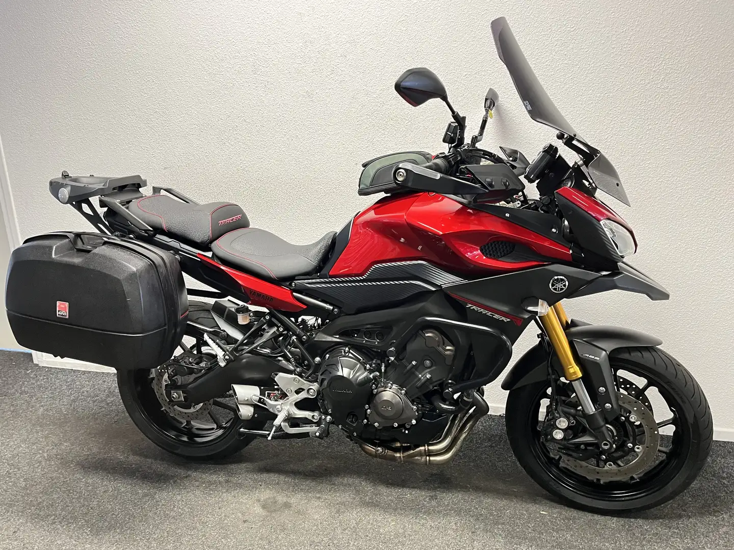 Yamaha Tracer 900 Red - 2