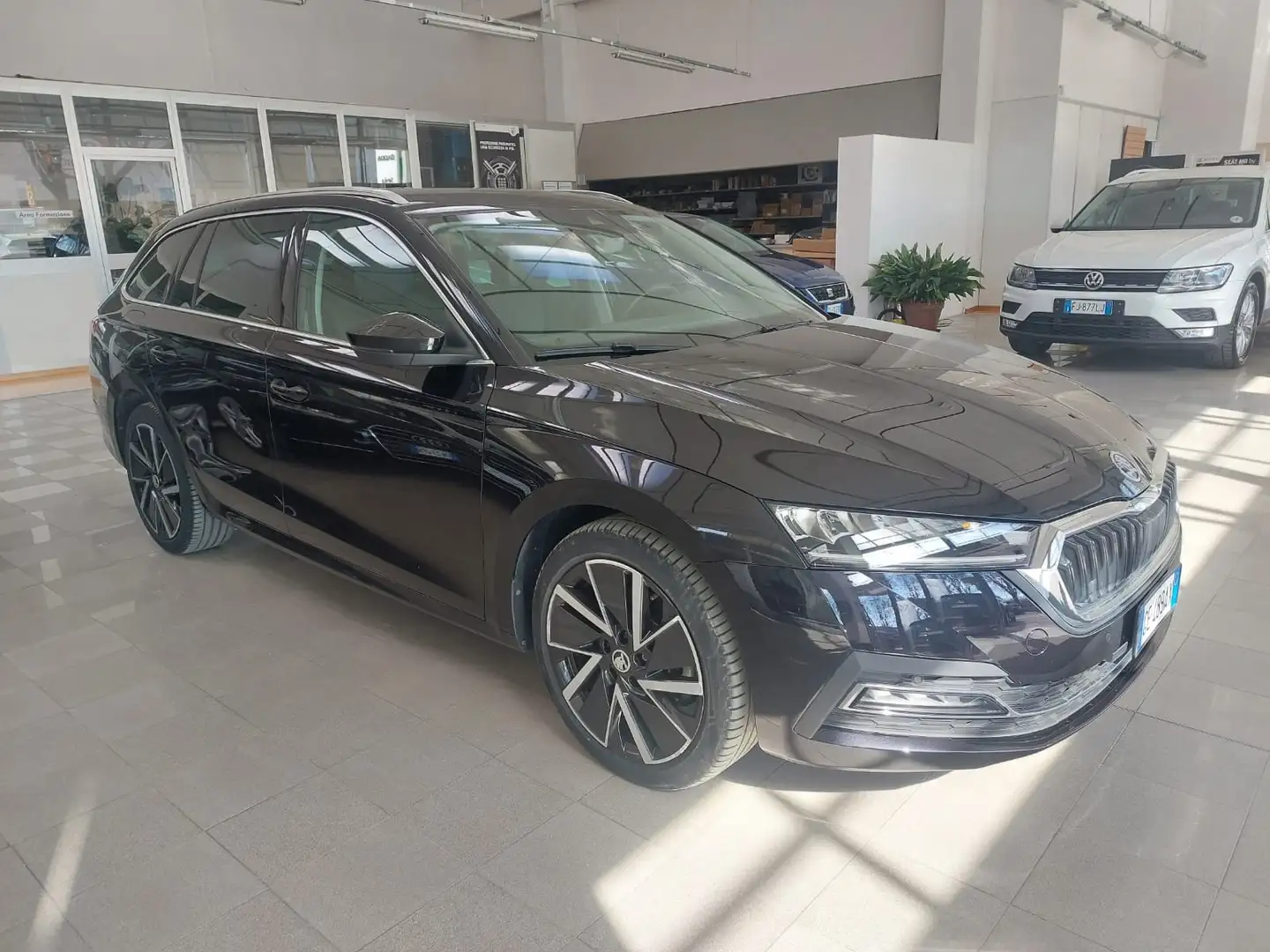 Skoda Octavia Octavia Wagon 1.4 tsi phev Style dsg Schwarz - 2