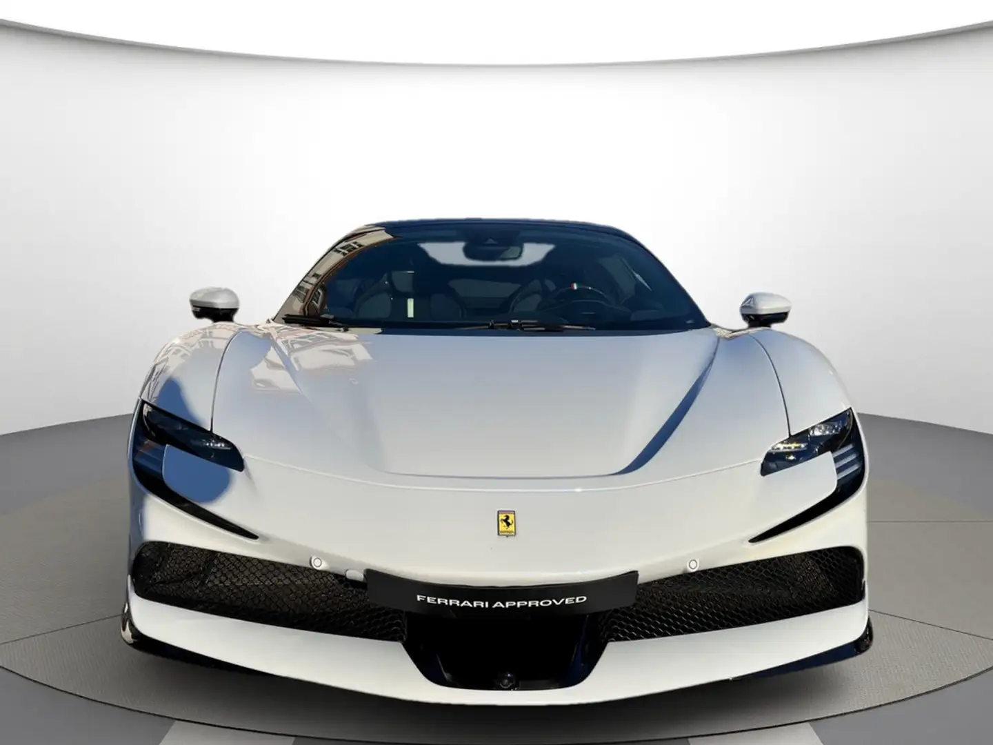 Ferrari SF90 Spider *Bianco Onda Marina-Blue Carbon* Bianco - 2