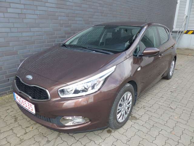 Imagine Kia Ceed / cee'd 1.4 CVVT Attract Klima/Bluetooth