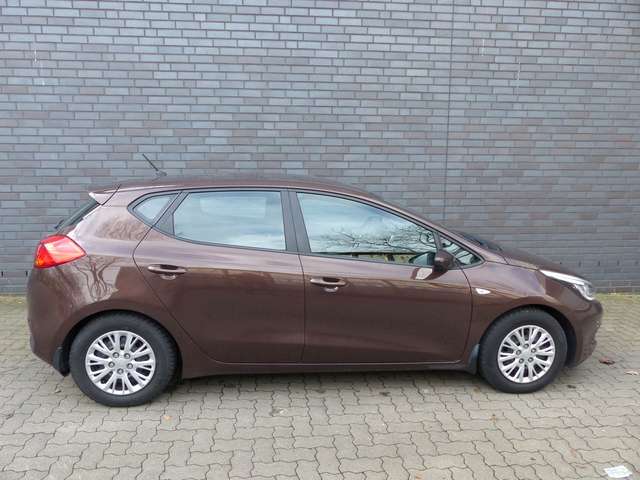 Kia Ceed / cee'd 1.4 CVVT Attract Klima/Bluetooth