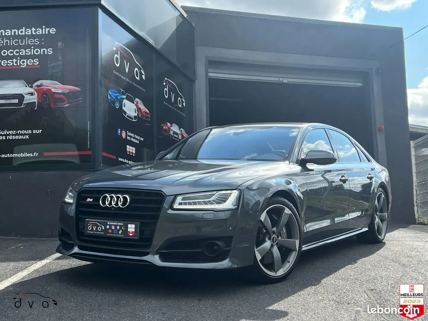 Audi S8 Plus V8 TFSI 605 ch Française Grau - 1