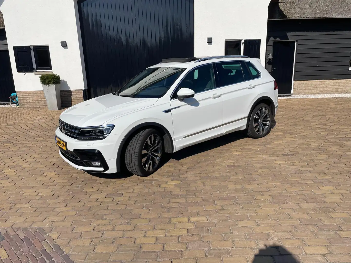 Volkswagen Tiguan 2.0 TSI 4M. HL Bus R-line Wit - 1