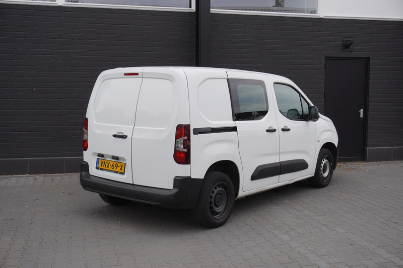 Peugeot Partner 1.2 PT Benzine! EURO 6 - Airco - Navi - Cruise - € — photo 2