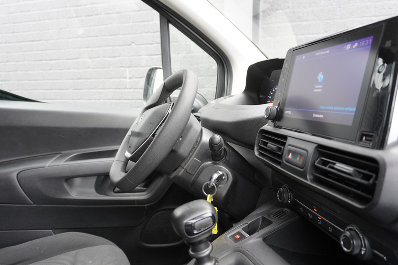 Peugeot Partner 1.2 PT Benzine! EURO 6 - Airco - Navi - Cruise - € — photo 3