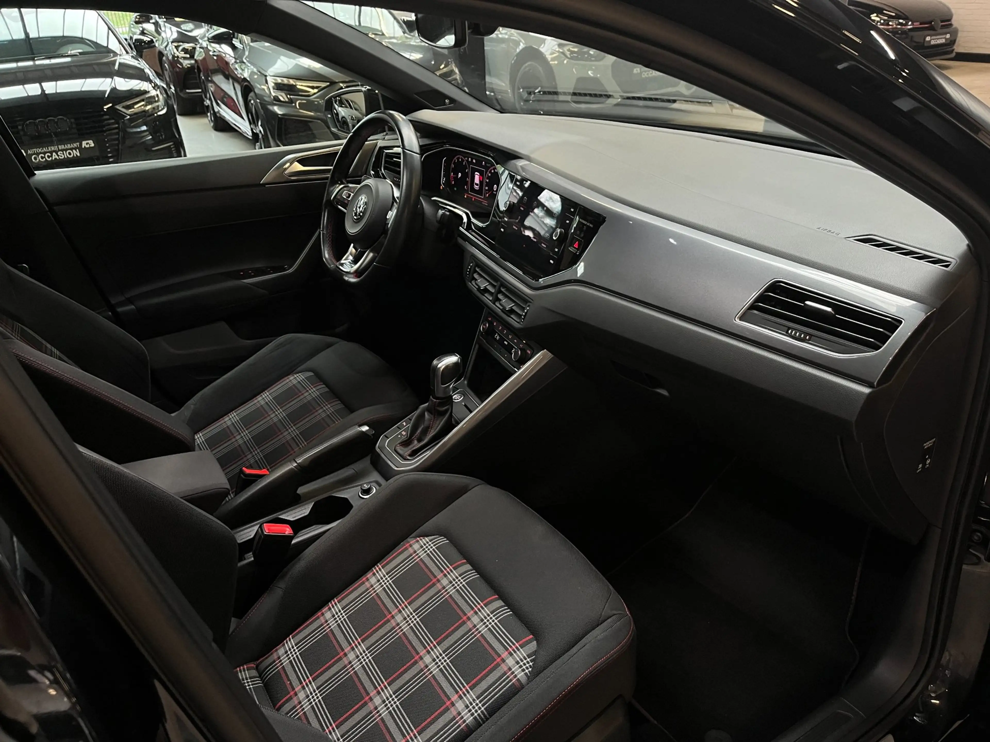Volkswagen Polo GTI 2.0 TSI Pano/Park-Pilot/CarPlay/Automaat — photo 15