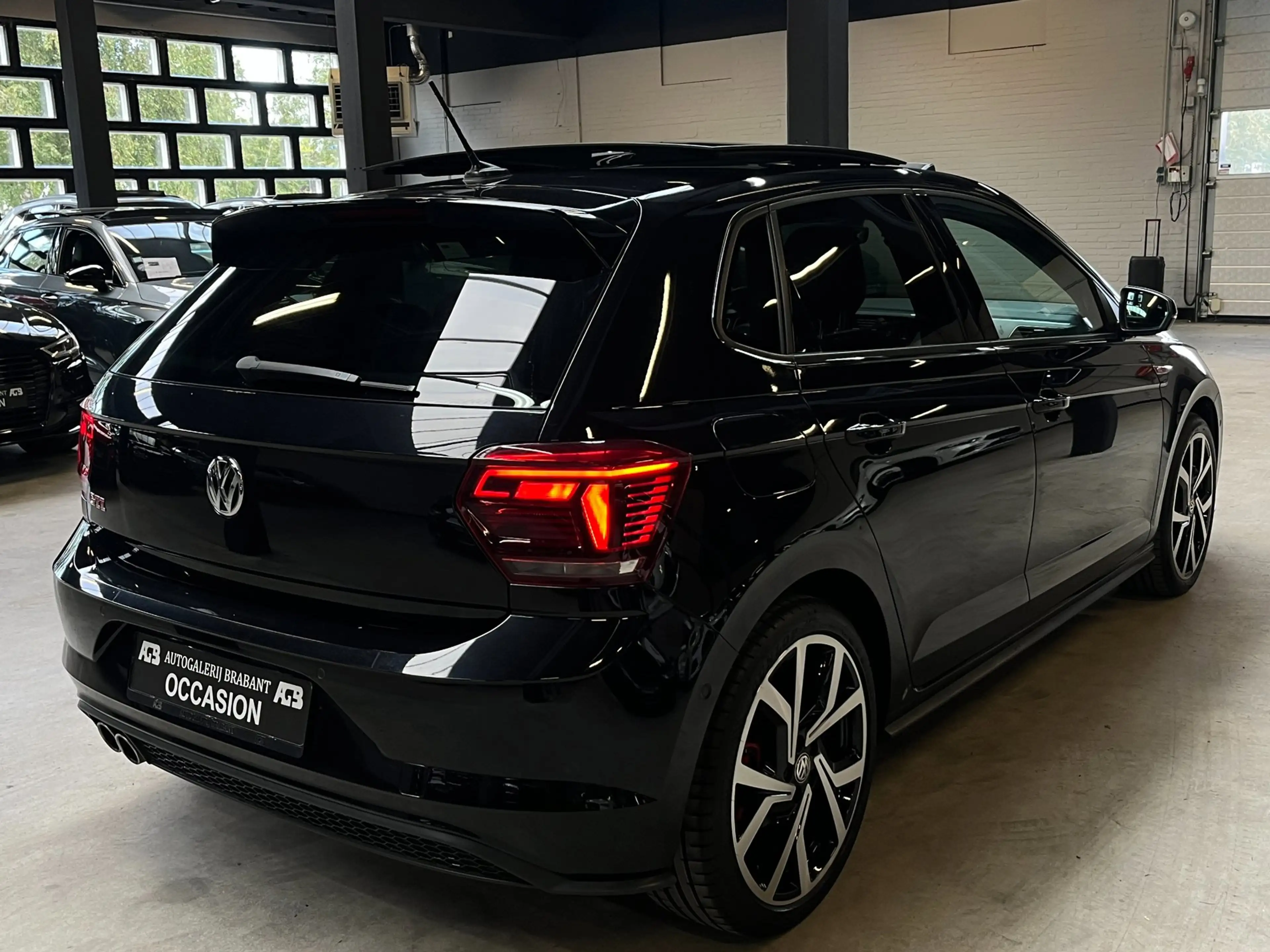 Volkswagen Polo GTI 2.0 TSI Pano/Park-Pilot/CarPlay/Automaat — photo 5