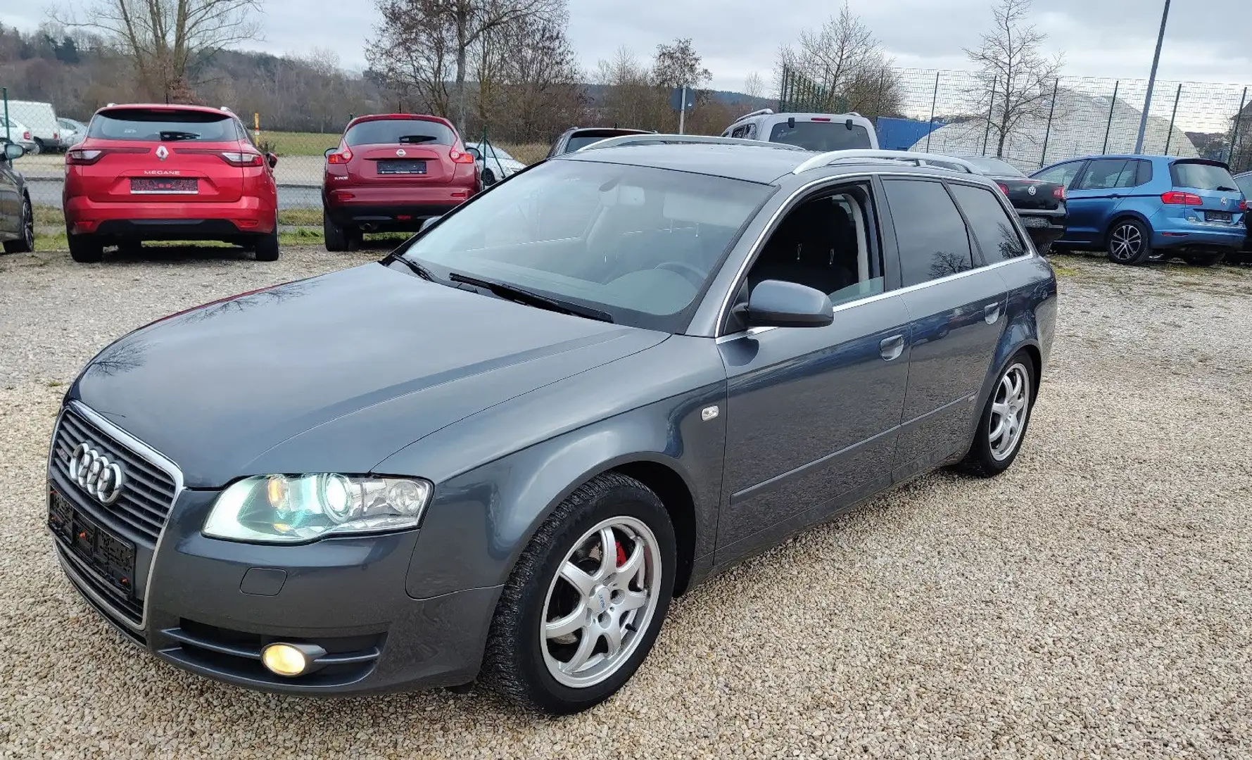 Audi A4 Avant 2.0 TDI S-line Leder* Xenon* Alus* Grau - 2