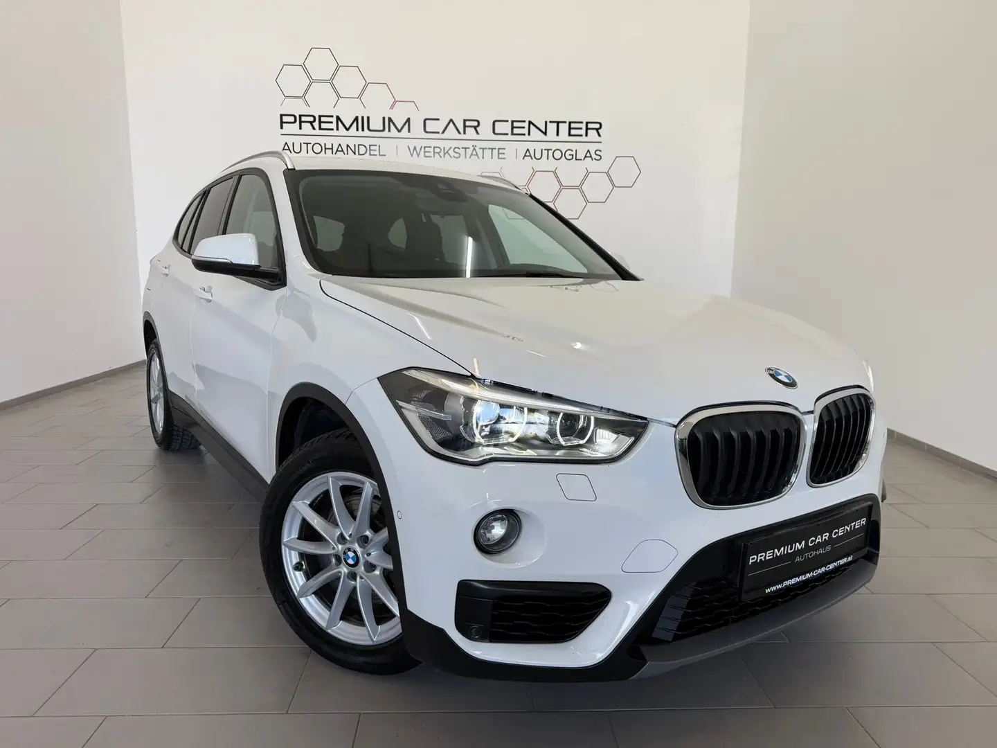 BMW X1 xDrive 18d Advantage LED / NAVI / KAMERA / PDC Weiß - 1