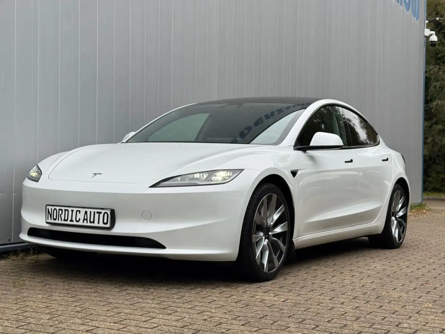 Tesla Model 3 Highland Long Range Dual AWD Weiß - 1