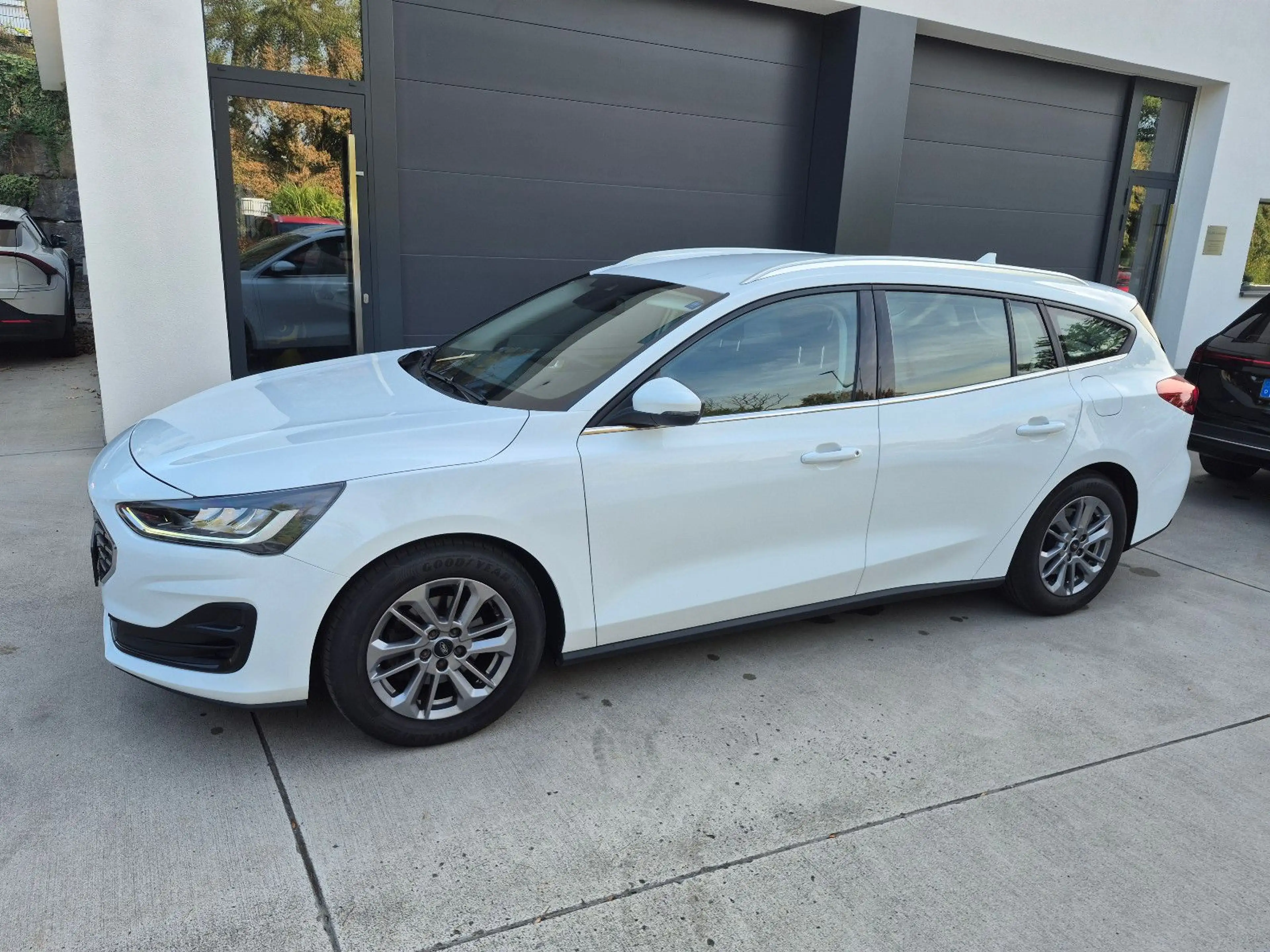 Ford Focus Turnier Titanium Automatik+Navi+Kamera — photo 5