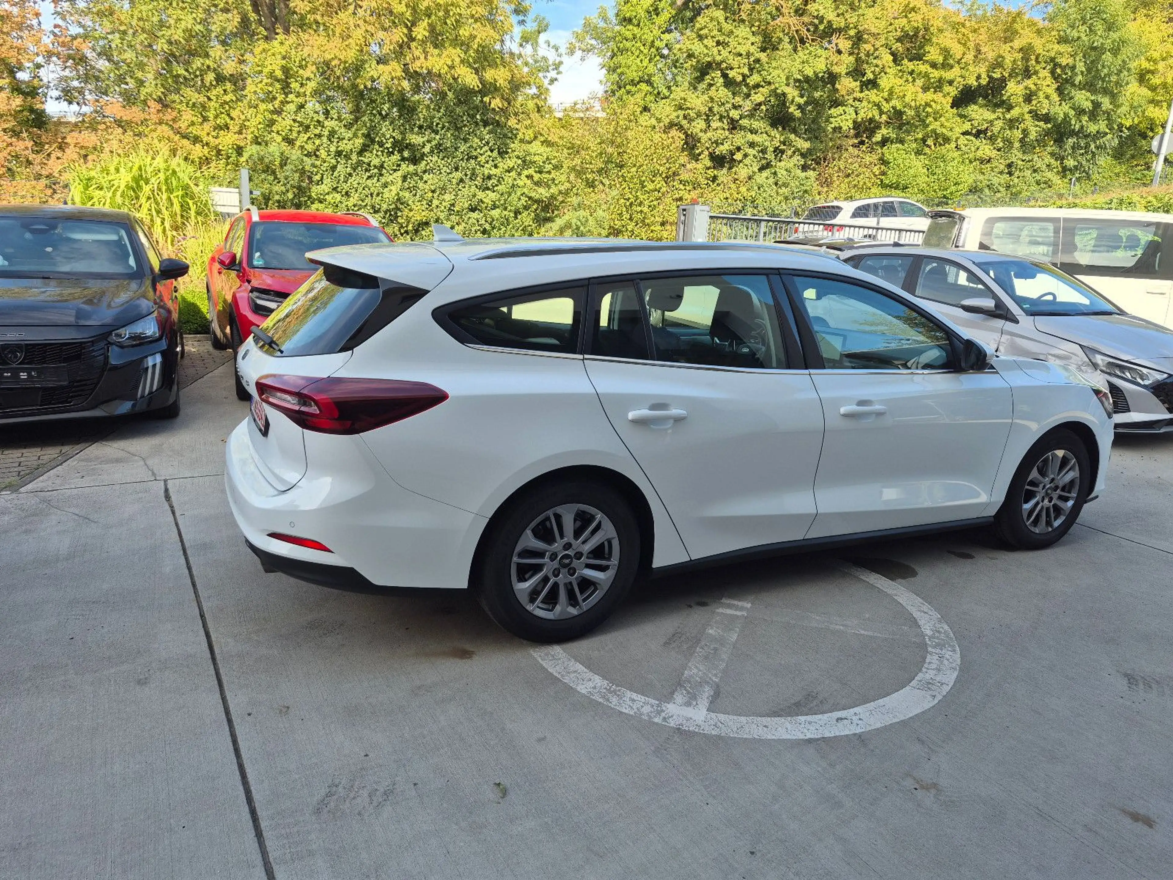 Ford Focus Turnier Titanium Automatik+Navi+Kamera — photo 13