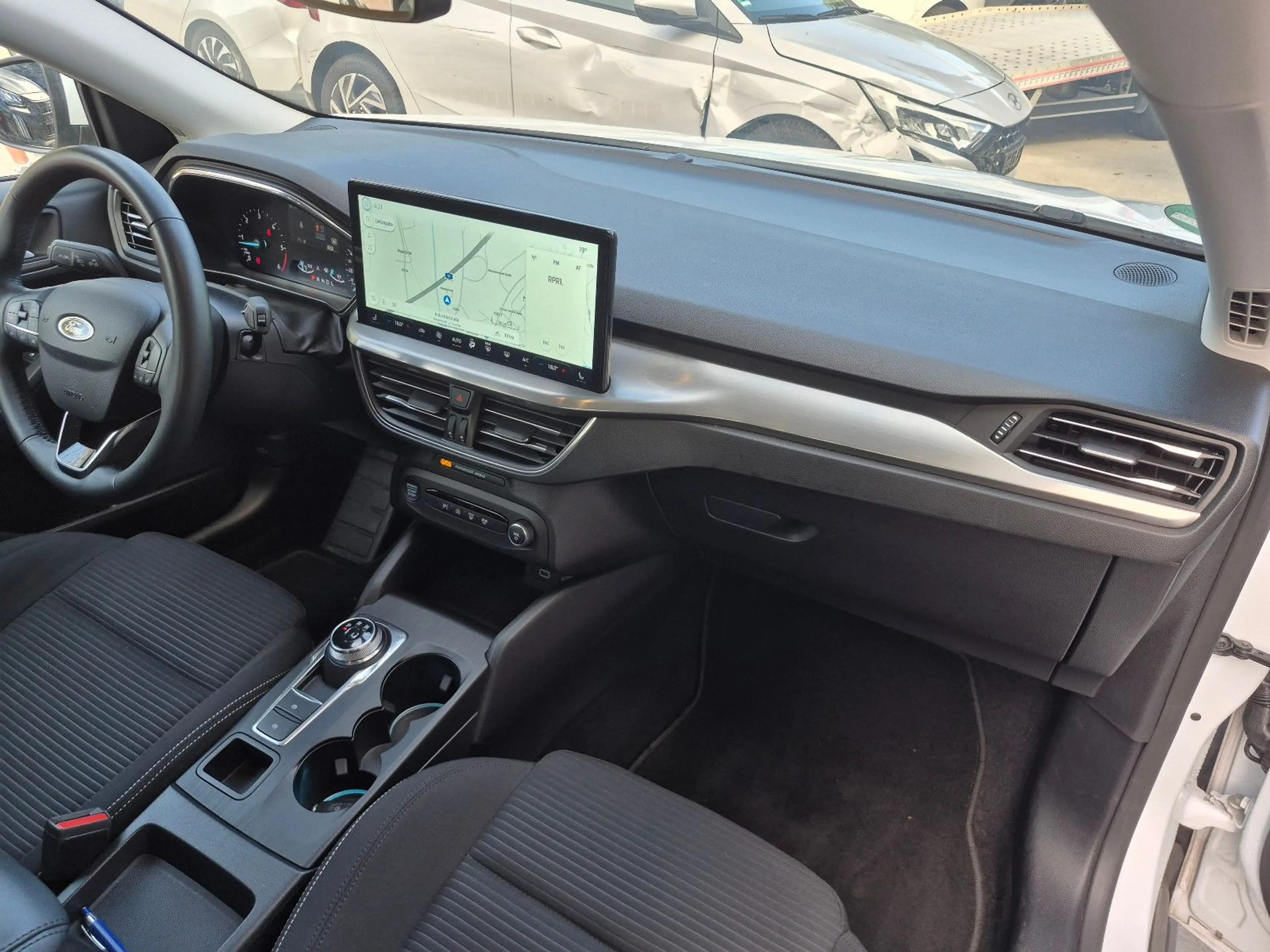 Ford Focus Turnier Titanium Automatik+Navi+Kamera — photo 20