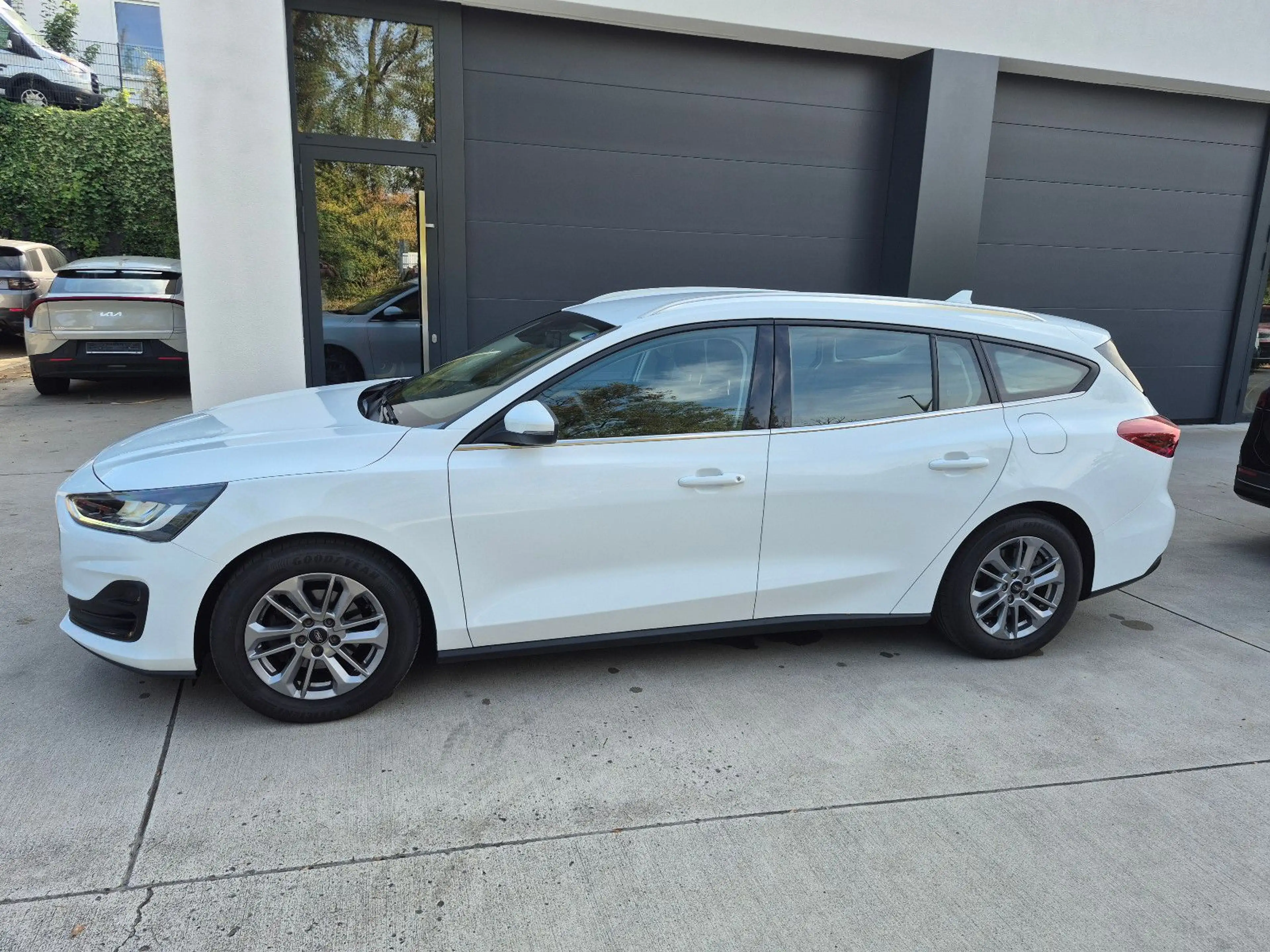 Ford Focus Turnier Titanium Automatik+Navi+Kamera — photo 6