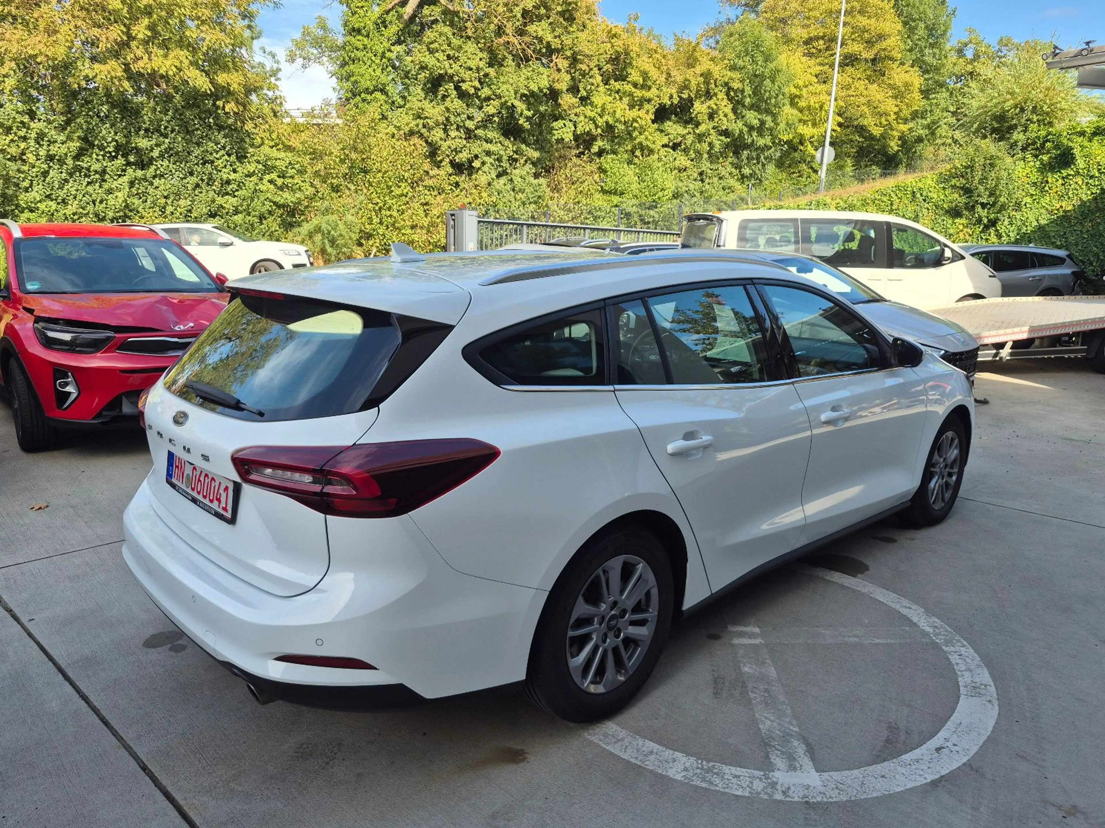 Ford Focus Turnier Titanium Automatik+Navi+Kamera — photo 12