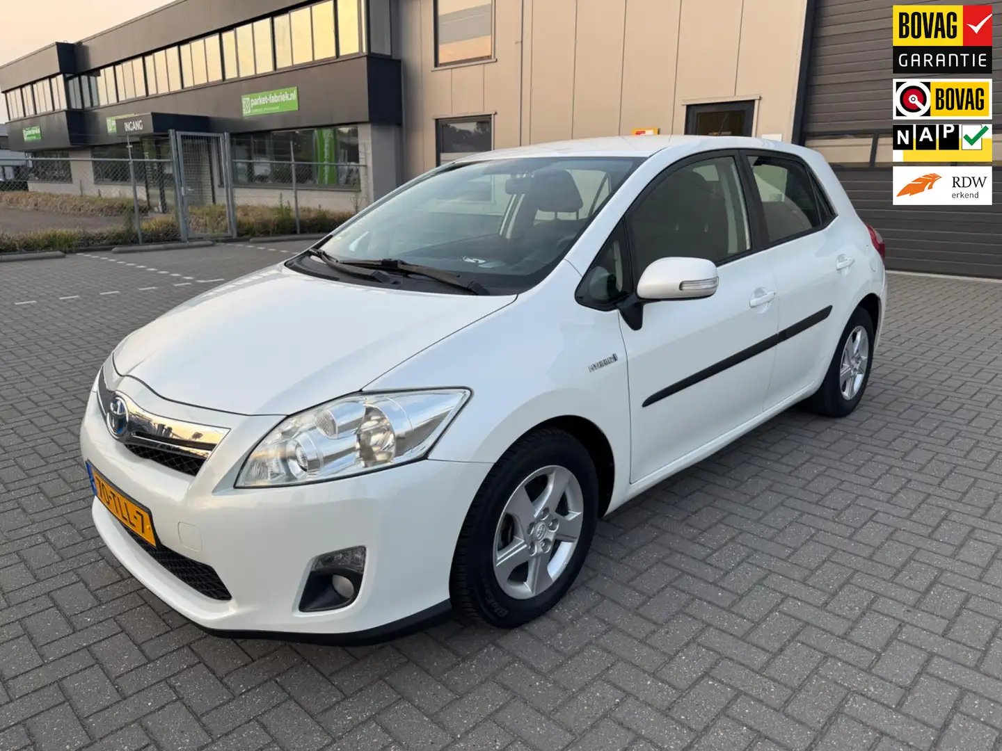 Toyota Auris 1.8 Full Hybrid Aspiration Wit - 1