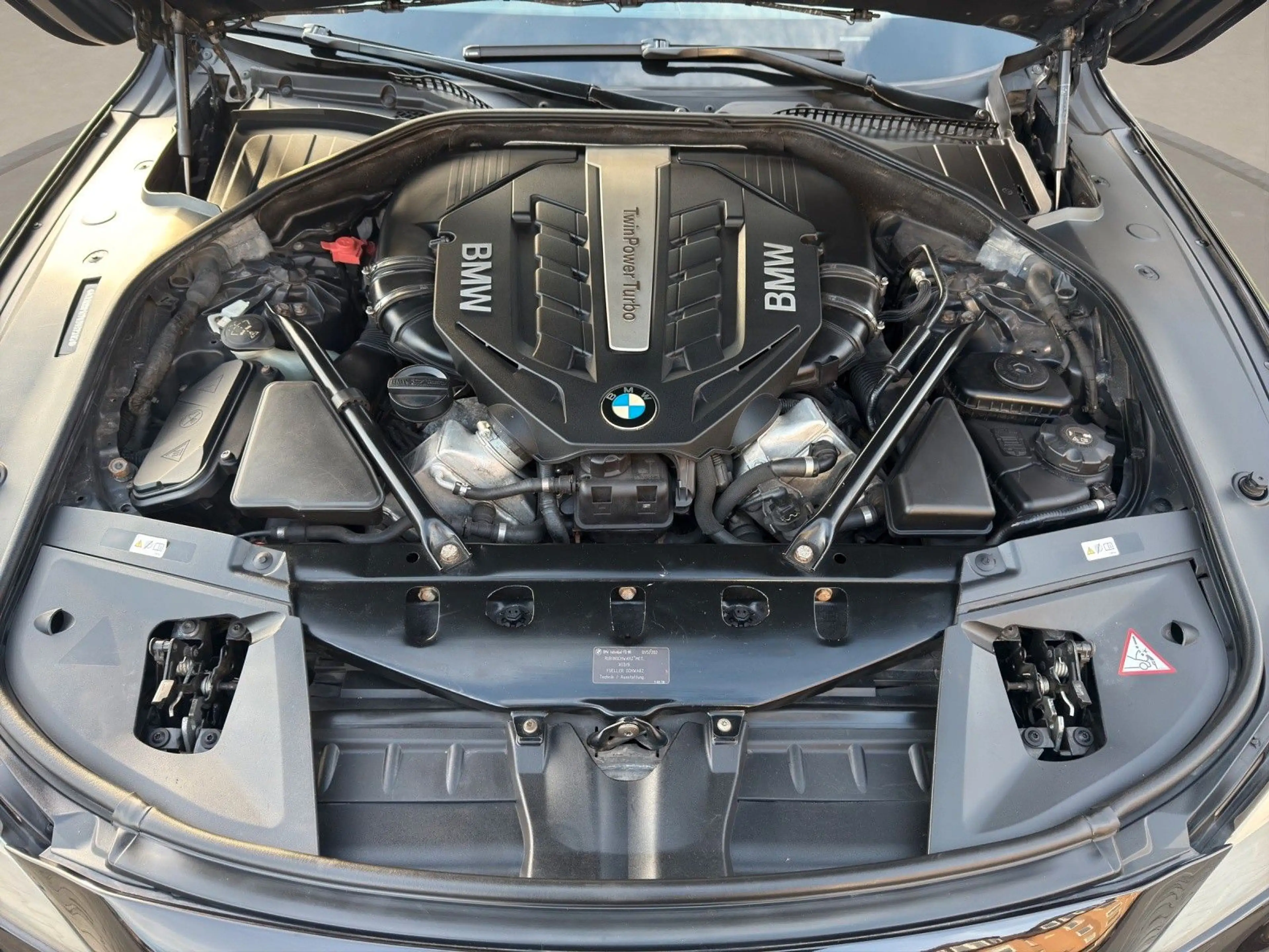 BMW 750 Li xDrive V8 4,4l  410PS Voll!!! — photo 19