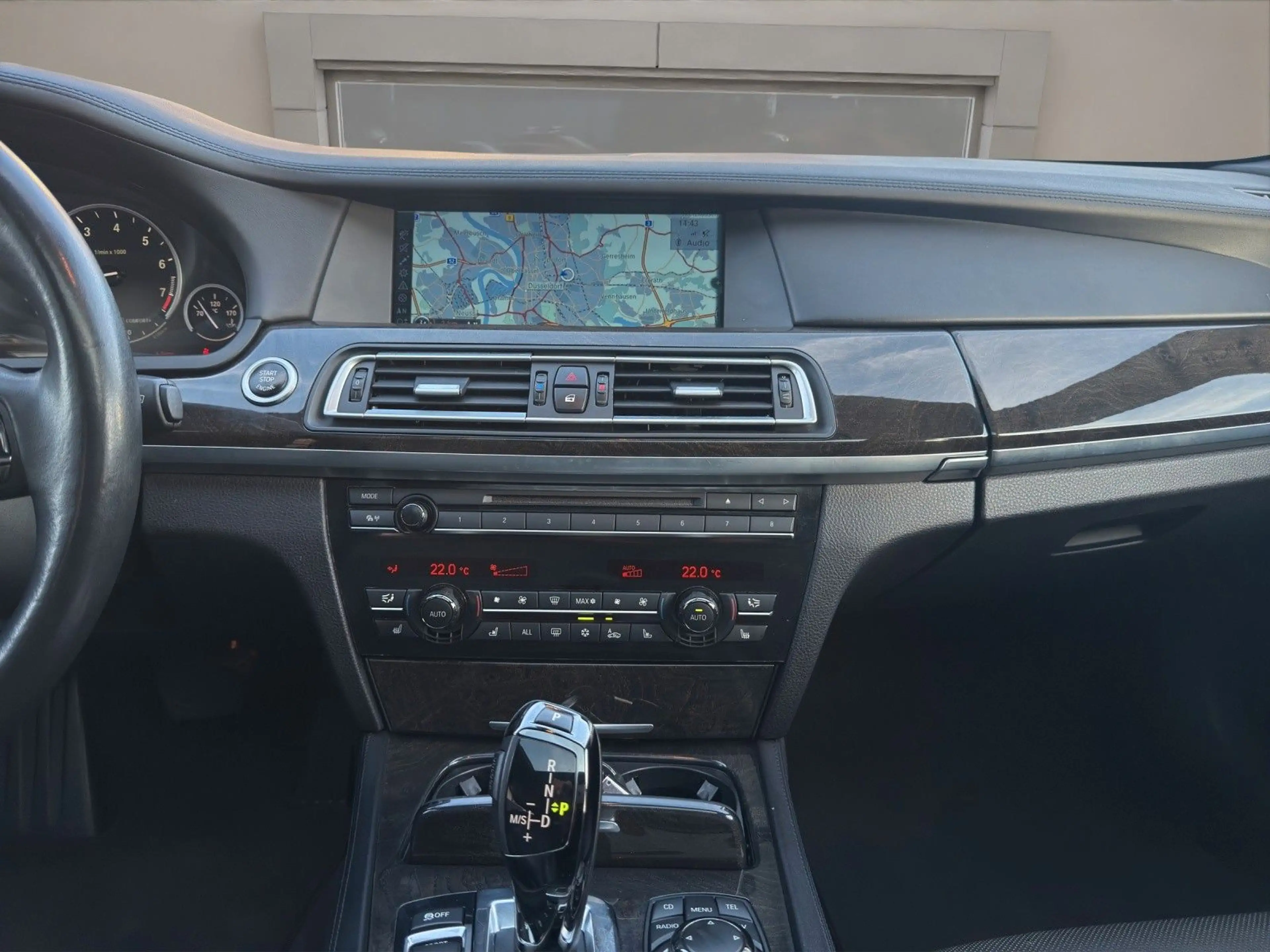 BMW 750 Li xDrive V8 4,4l  410PS Voll!!! — photo 15