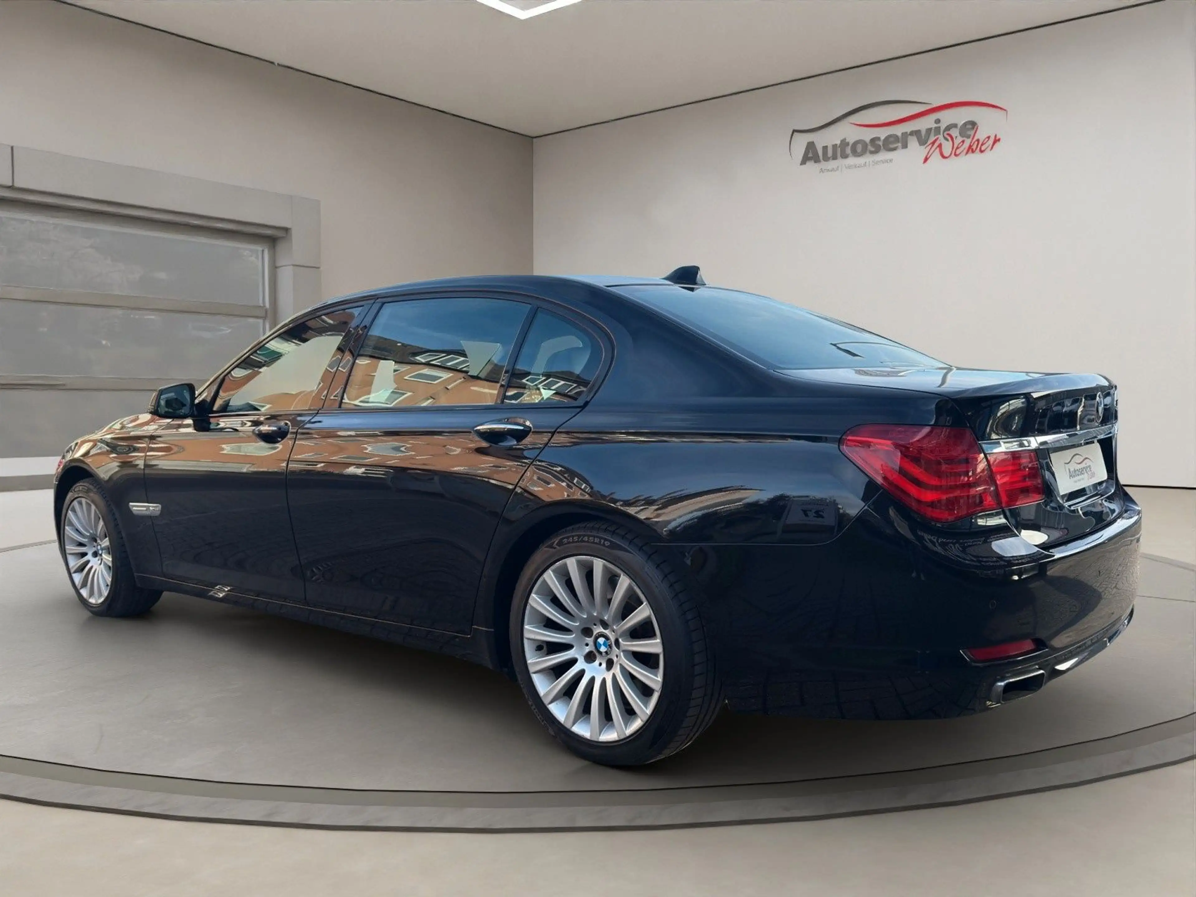 BMW 750 Li xDrive V8 4,4l  410PS Voll!!! — photo 3