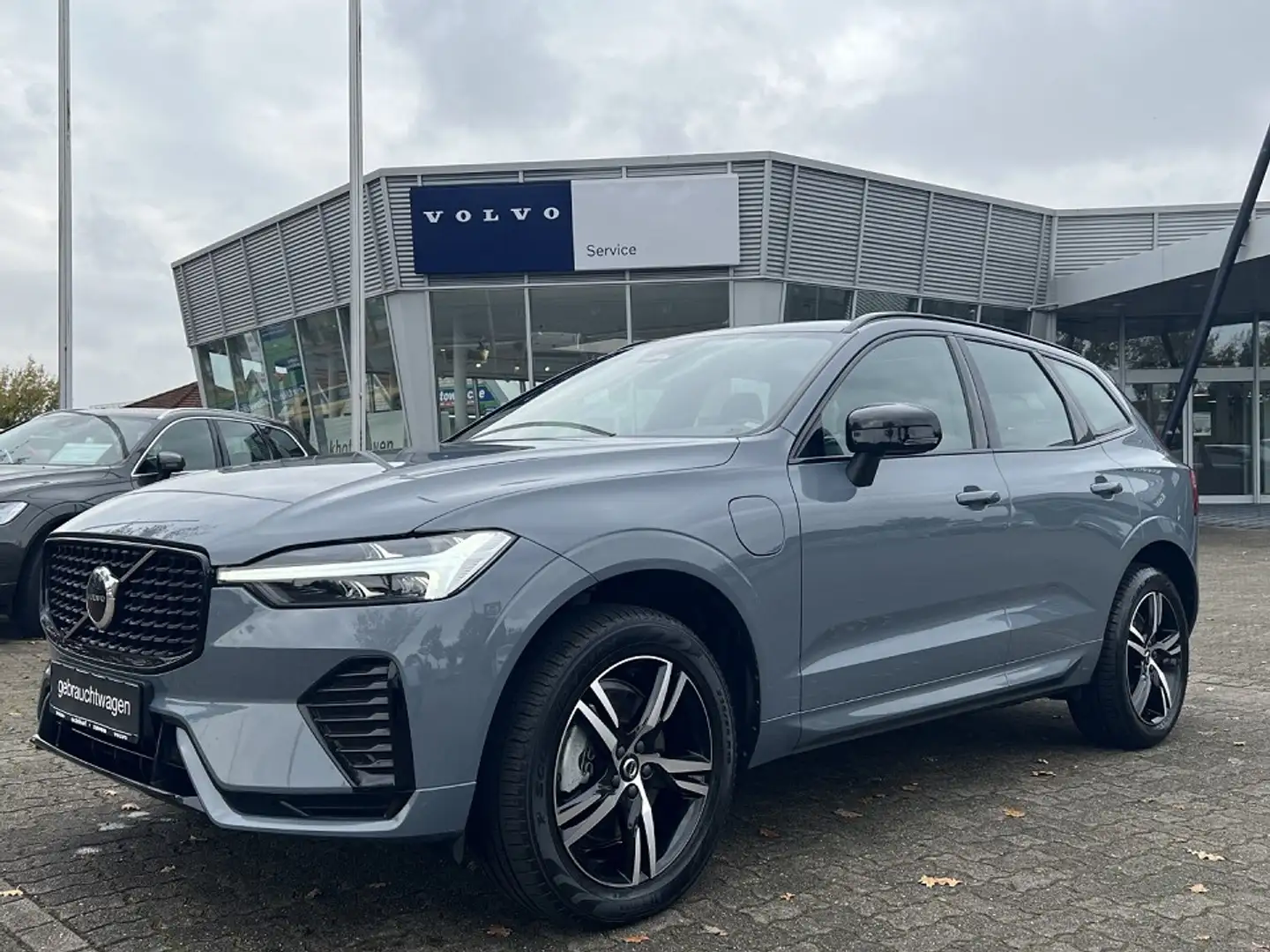 Volvo XC60 T6 Plug-In Hybrid (398 PS) AWD|AG8|R-Design|AHK Gris - 1