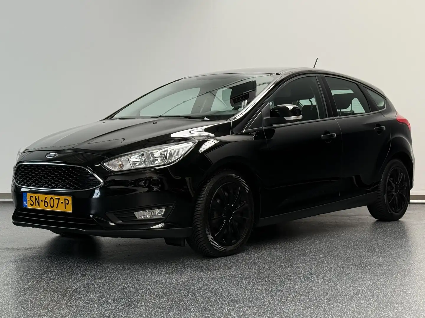 Ford Focus 1.0 Lease Edition | Airco | Apple Carplay | NL Aut Negro - 1
