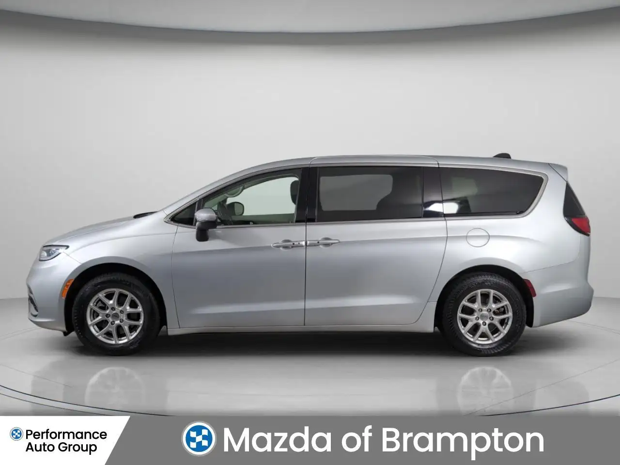 Chrysler Pacifica photo Chrysler Pacifica