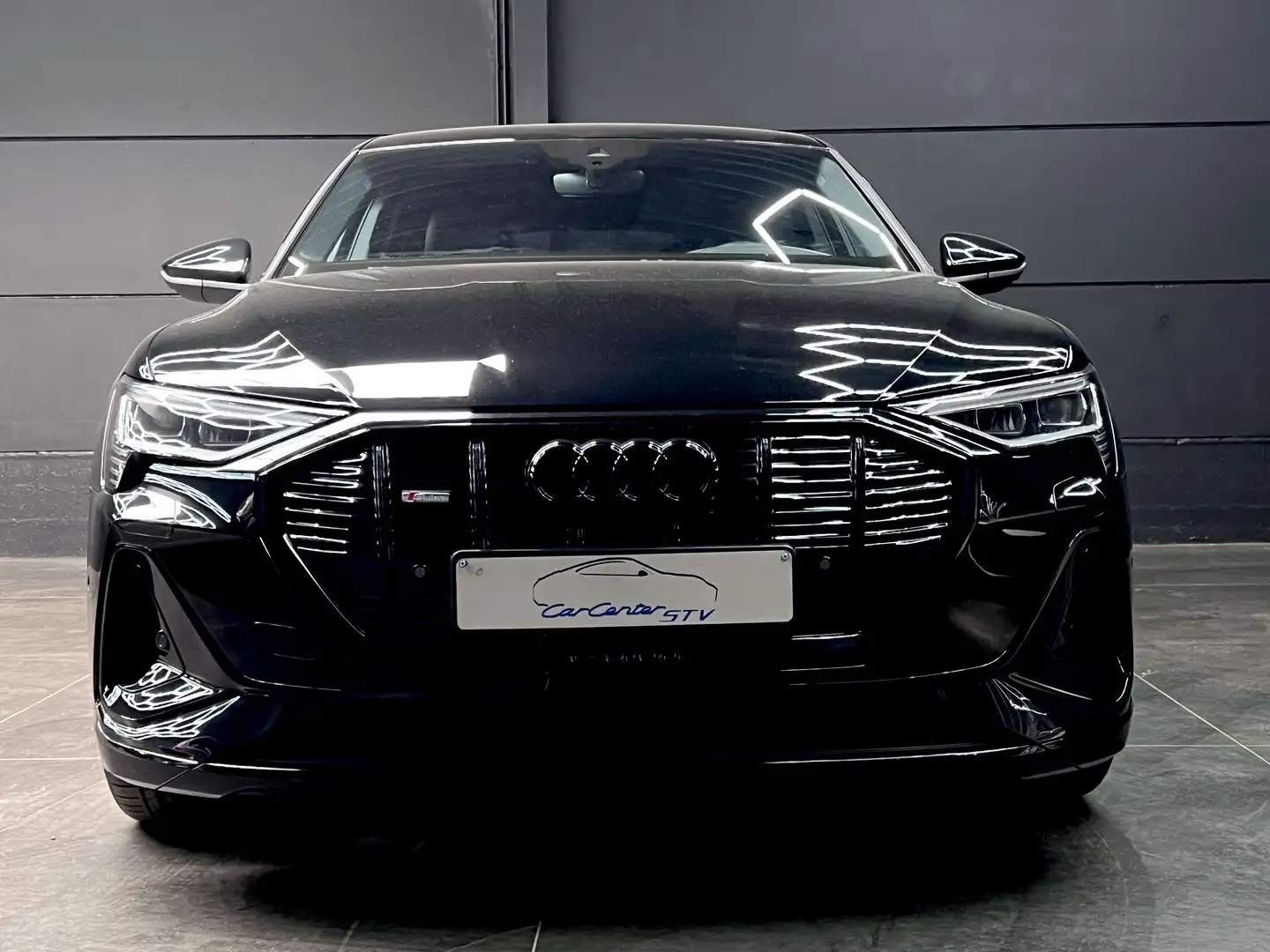 Audi e-tron 55 Quattro / S line / 95 kWh / All Black Noir - 2