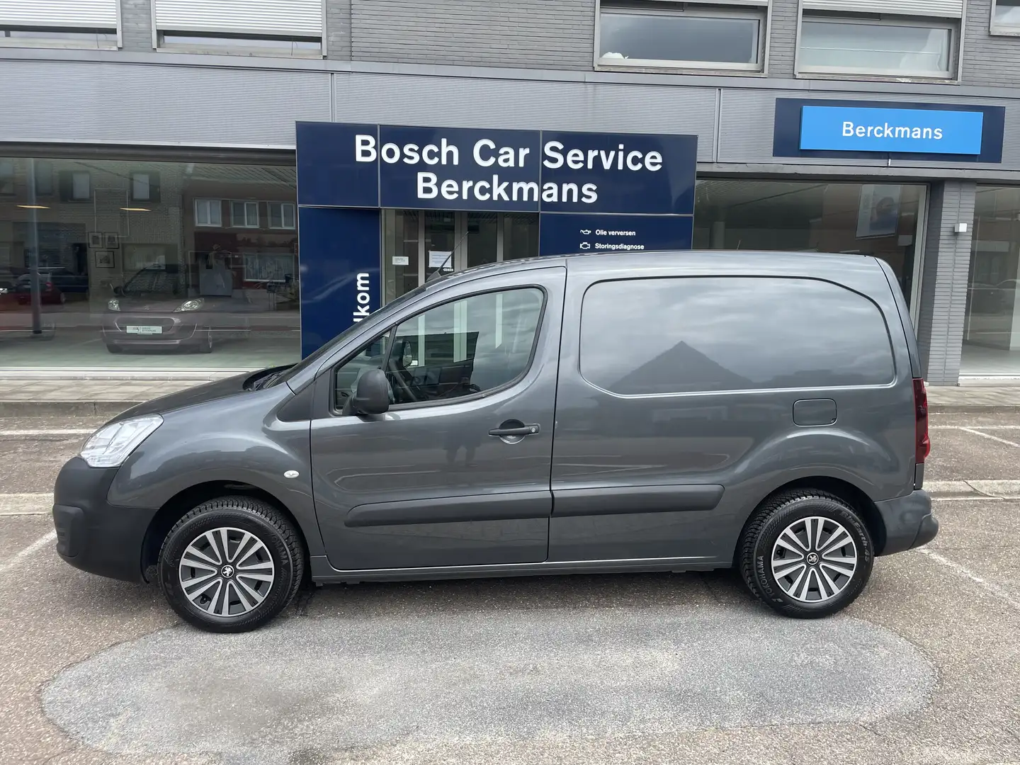 Peugeot Partner Bestelwagen 1.6 Benzine + Navi + Parkeersensoren Gri - 1