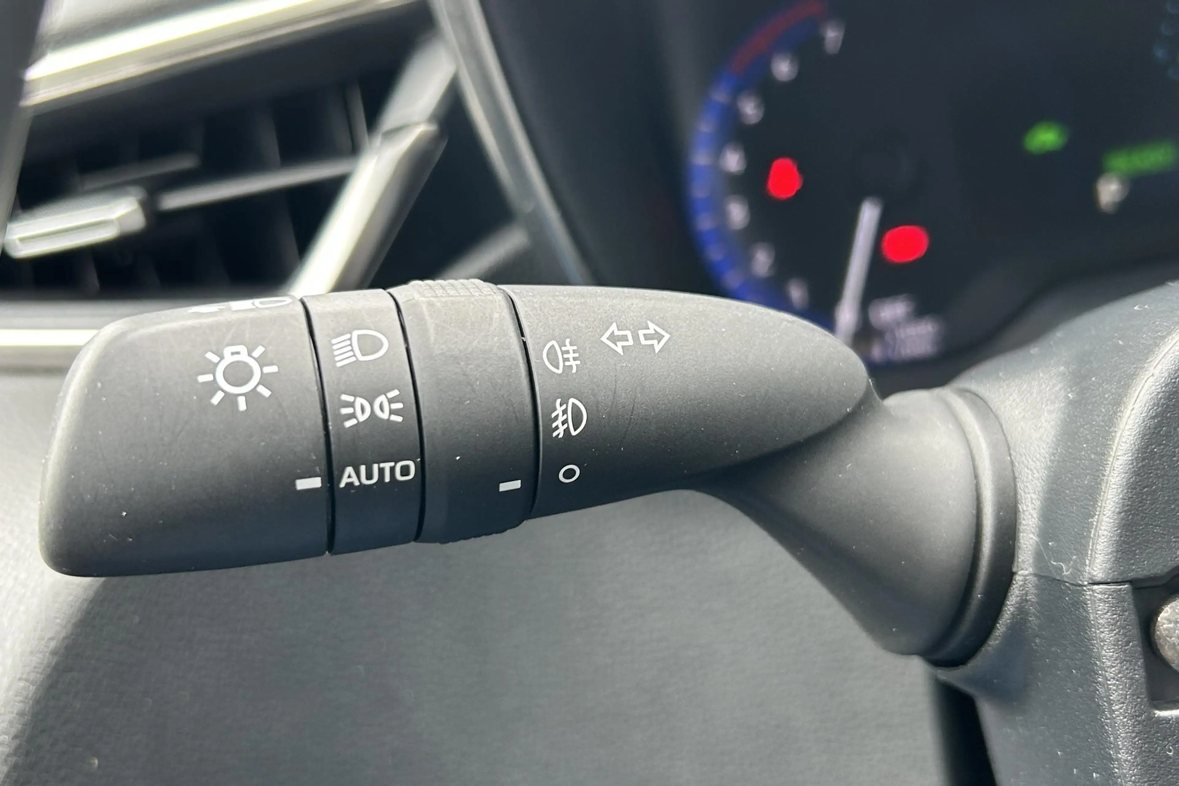 Toyota Corolla 1.8 Hybrid Dynamic, 1e eigenaar, Trekhaak, All sea — photo 15