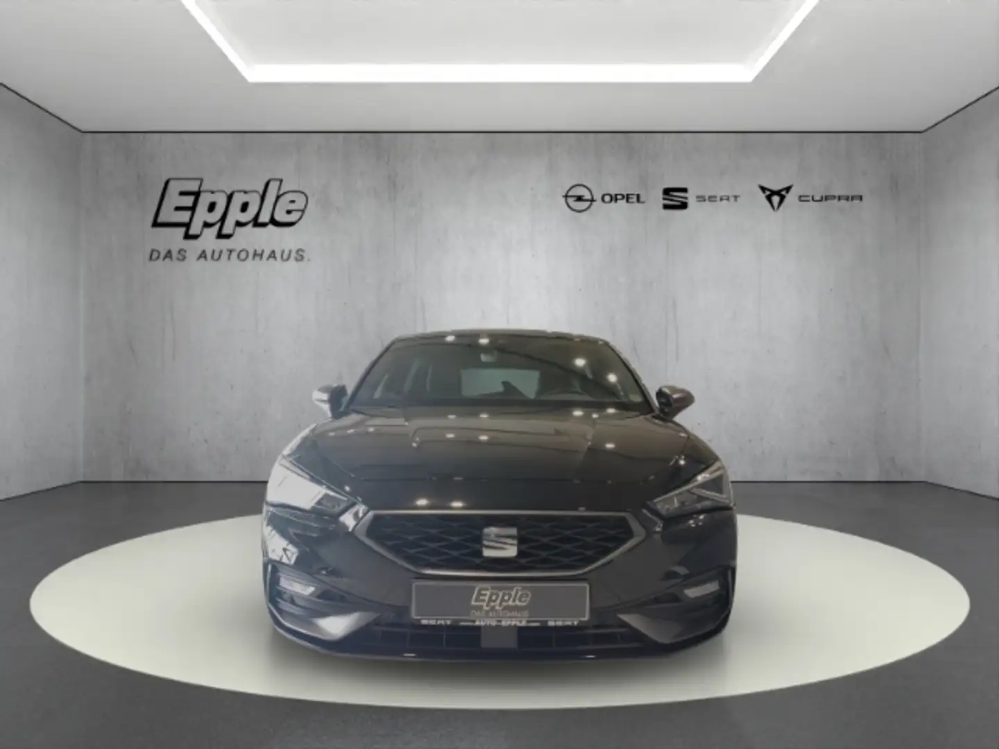 SEAT Leon FR AHK-klappbar Navi LED . ACC Winterpaket Carplay Black - 2