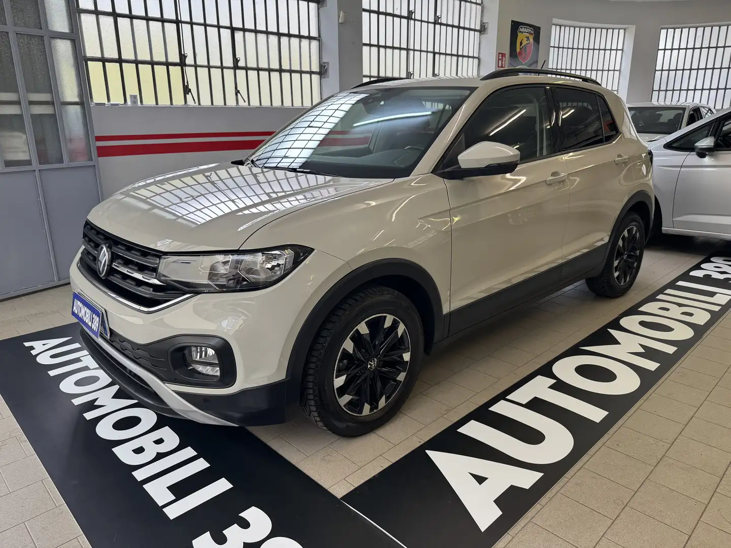 Volkswagen T-Cross 1.0 tsi Style 110cv - 1