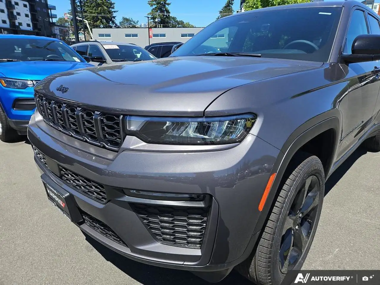 Jeep Grand Cherokee снимка Jeep Grand Cherokee