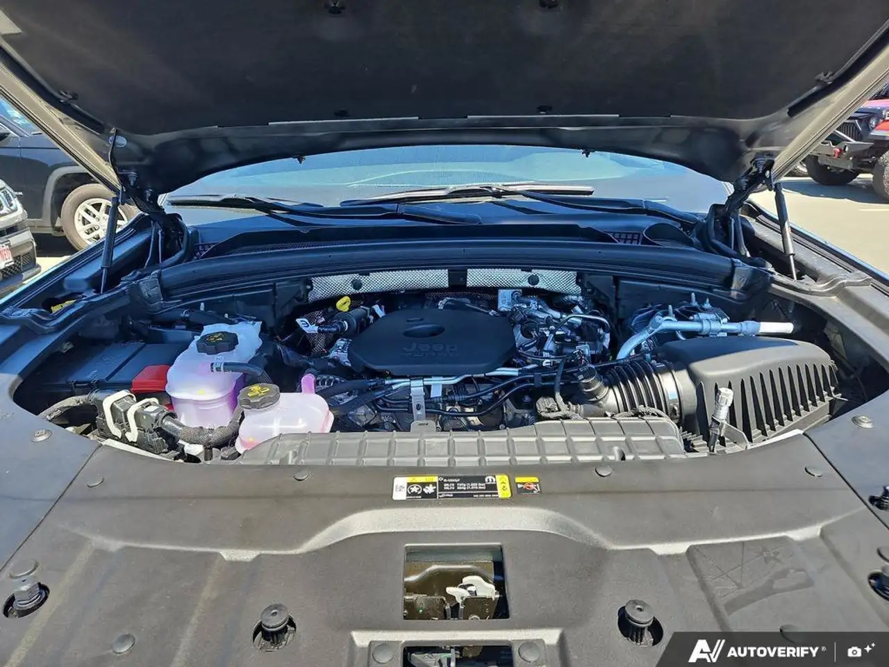Jeep Grand Cherokee снимка Jeep Grand Cherokee