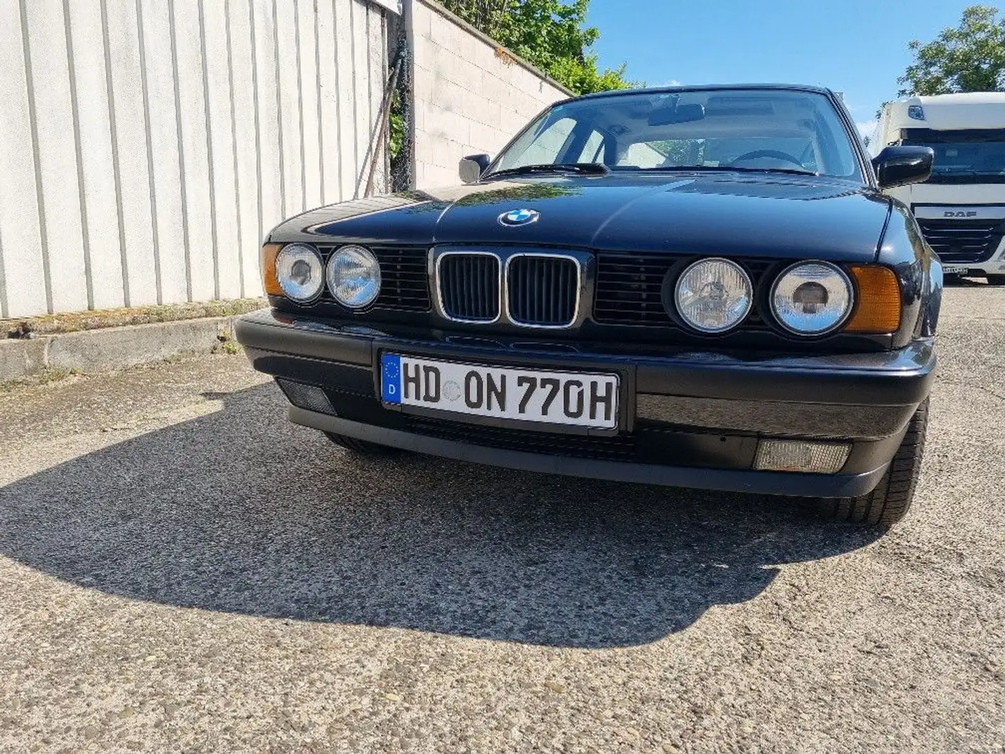 BMW 525 i   H-Kennzeichen  / Klimaanlage /  Automatik Zwart - 2